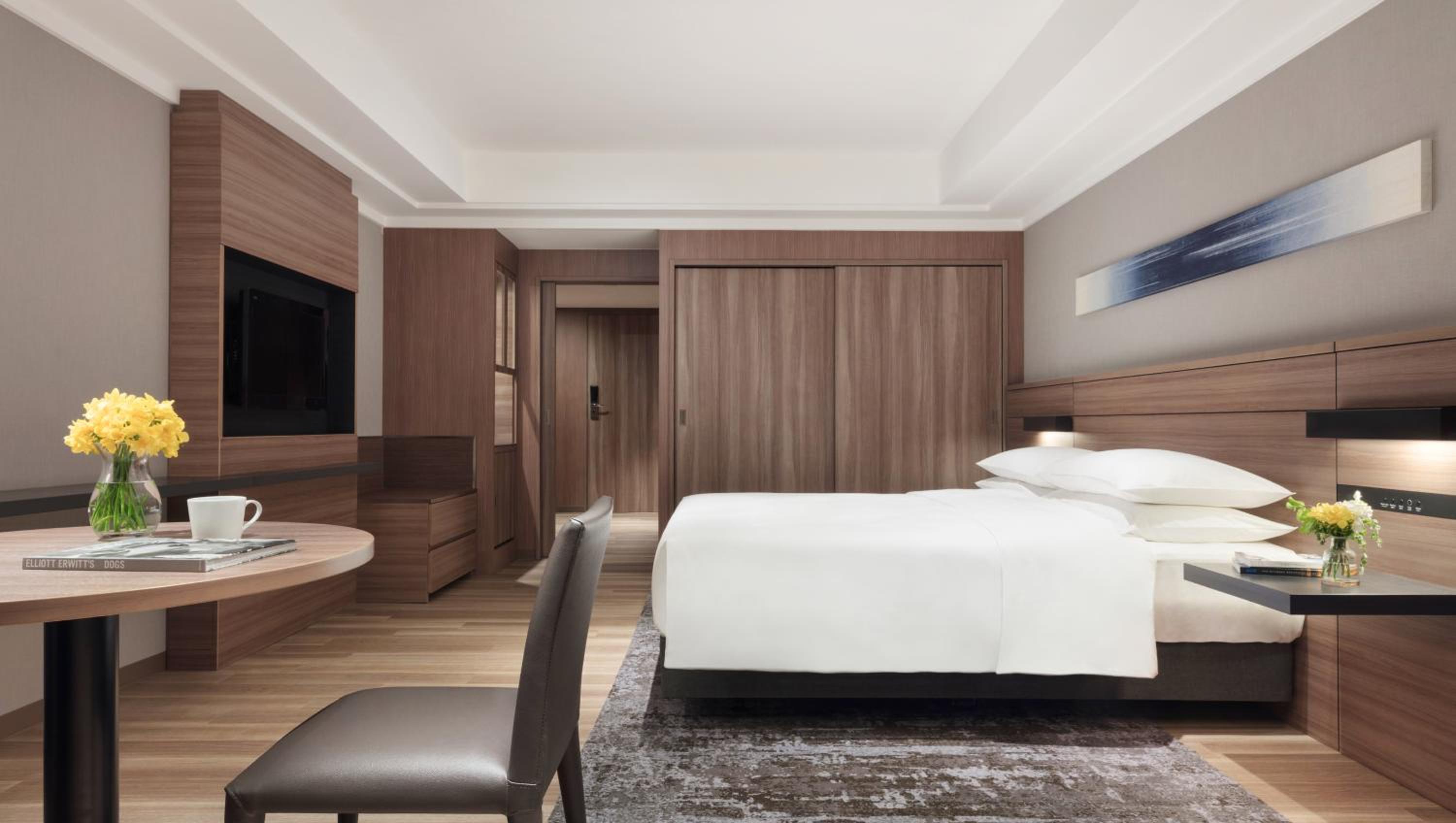 Deluxe King Room with Garden View - Photo 1