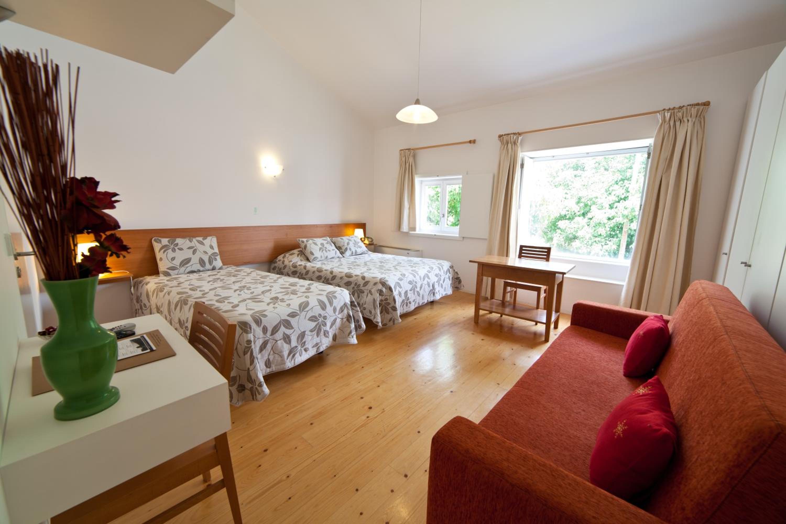 Suite - Photo 7