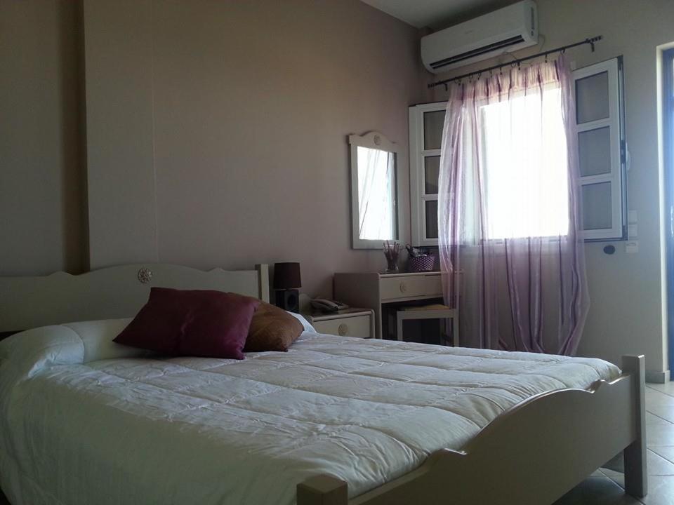 One-Bedroom Apartment with Sea View - Photo 2