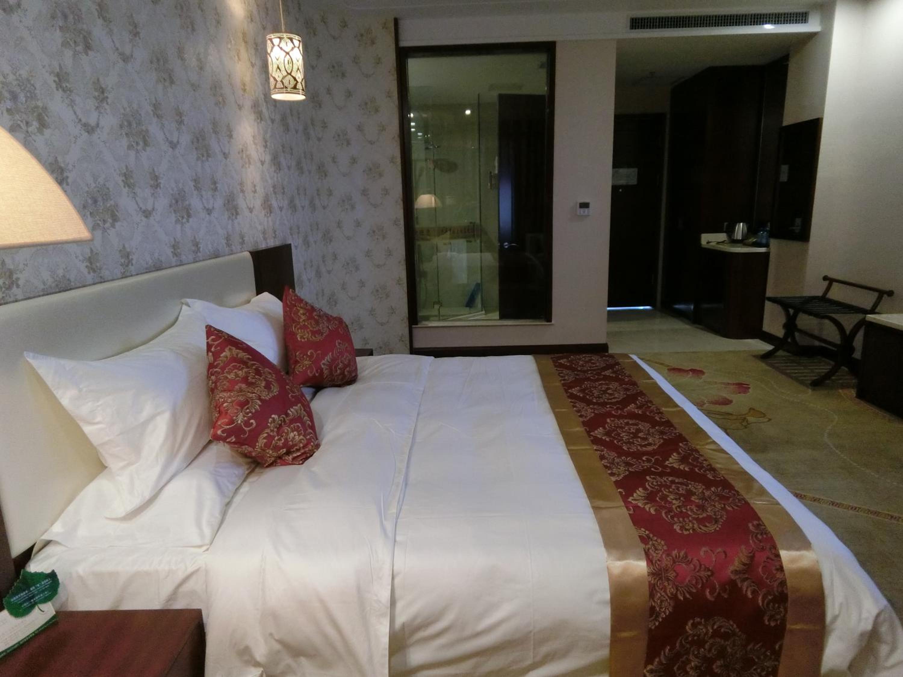 Mainland Chinese Citizens-Standard King-Bed Room photo 3
