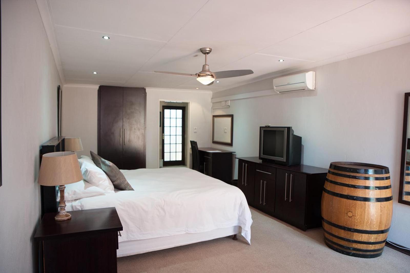 Double Room - Photo 2