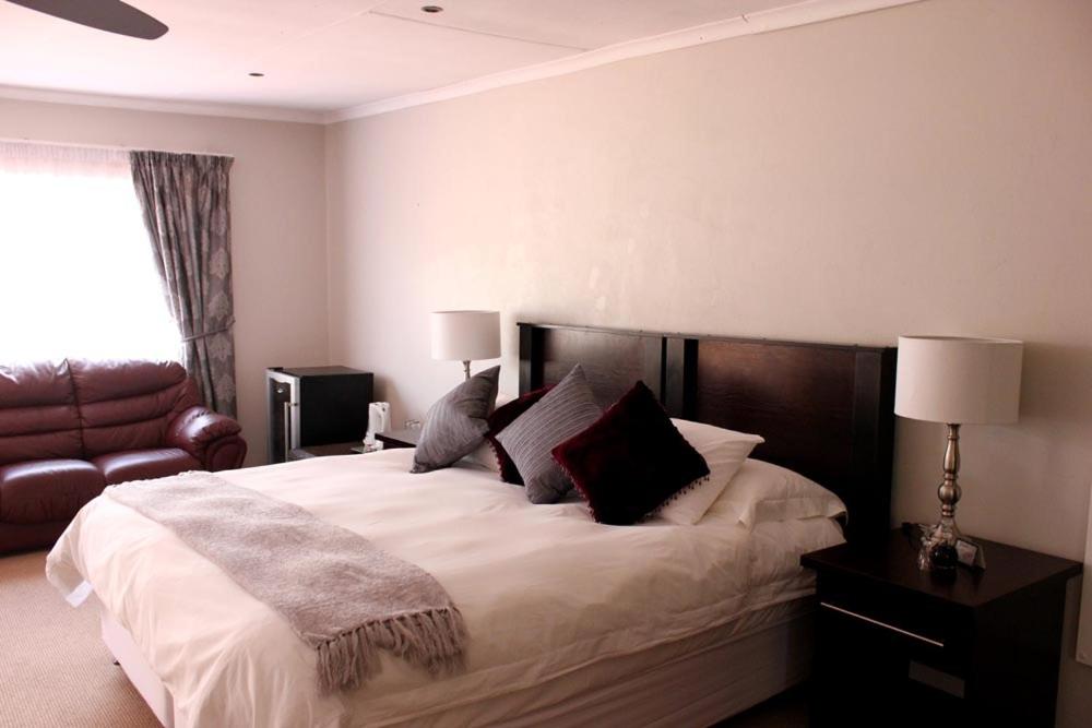 Double Room - Photo 3