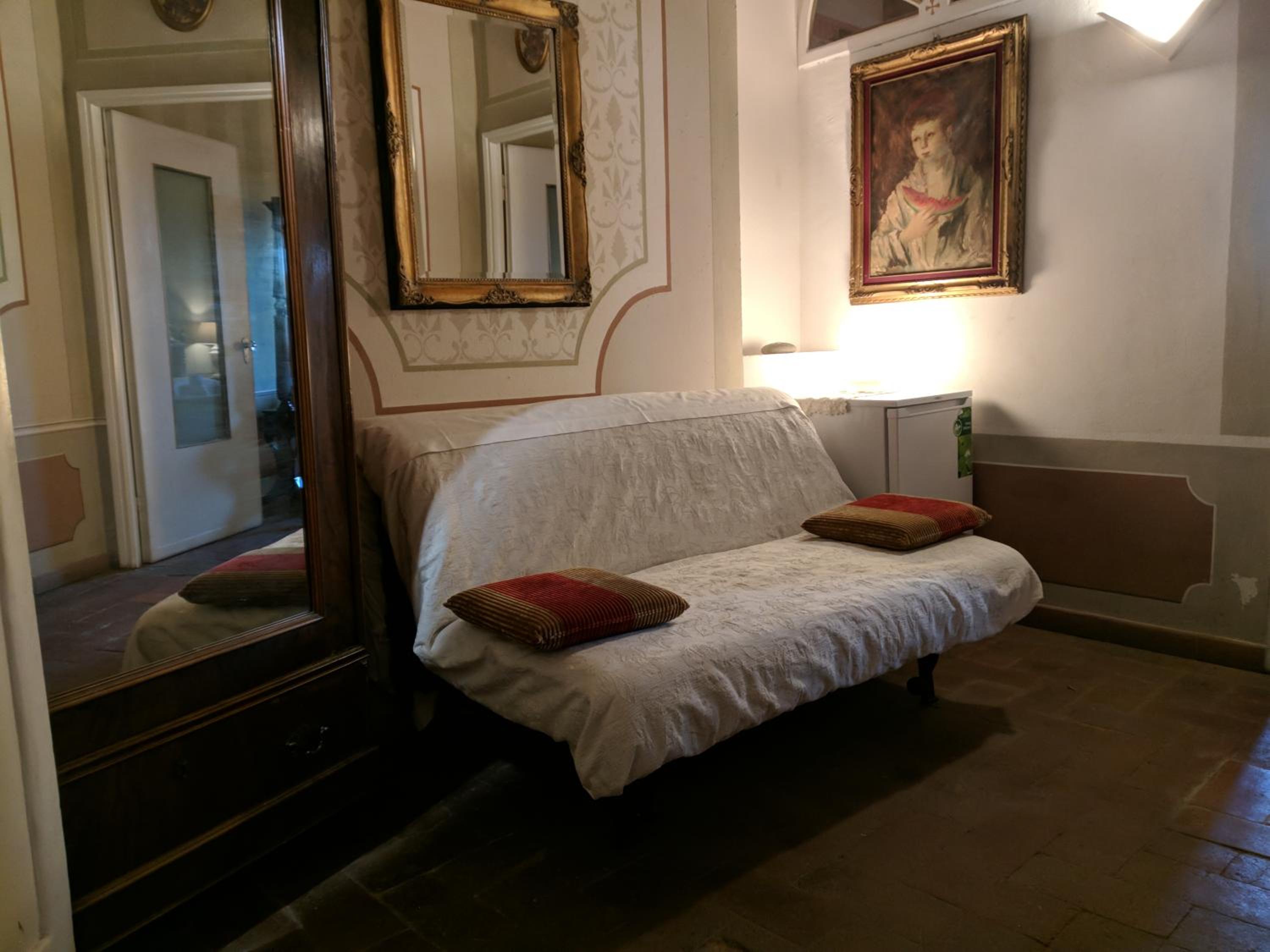 Suite - Photo 13