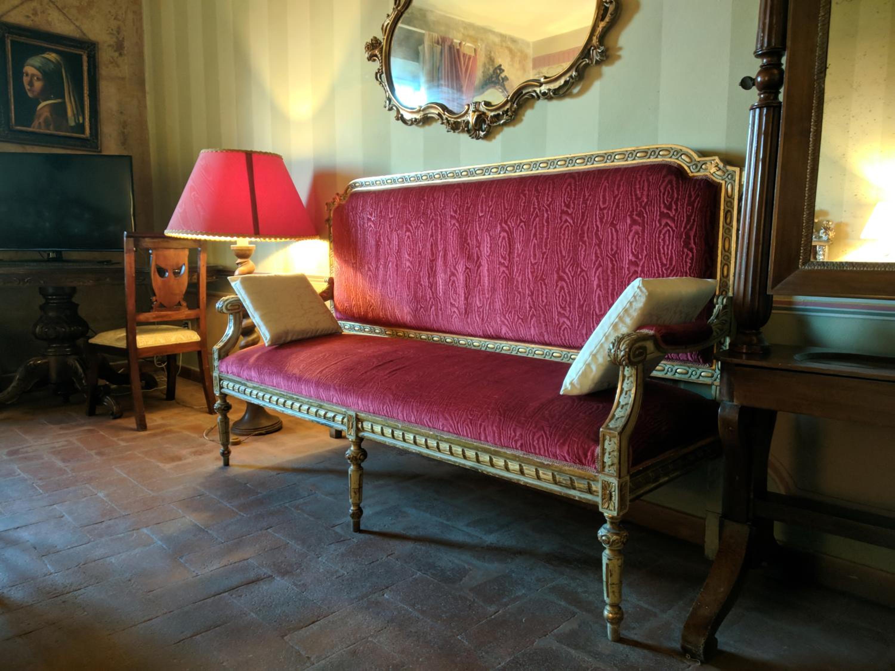 Suite - Photo 5