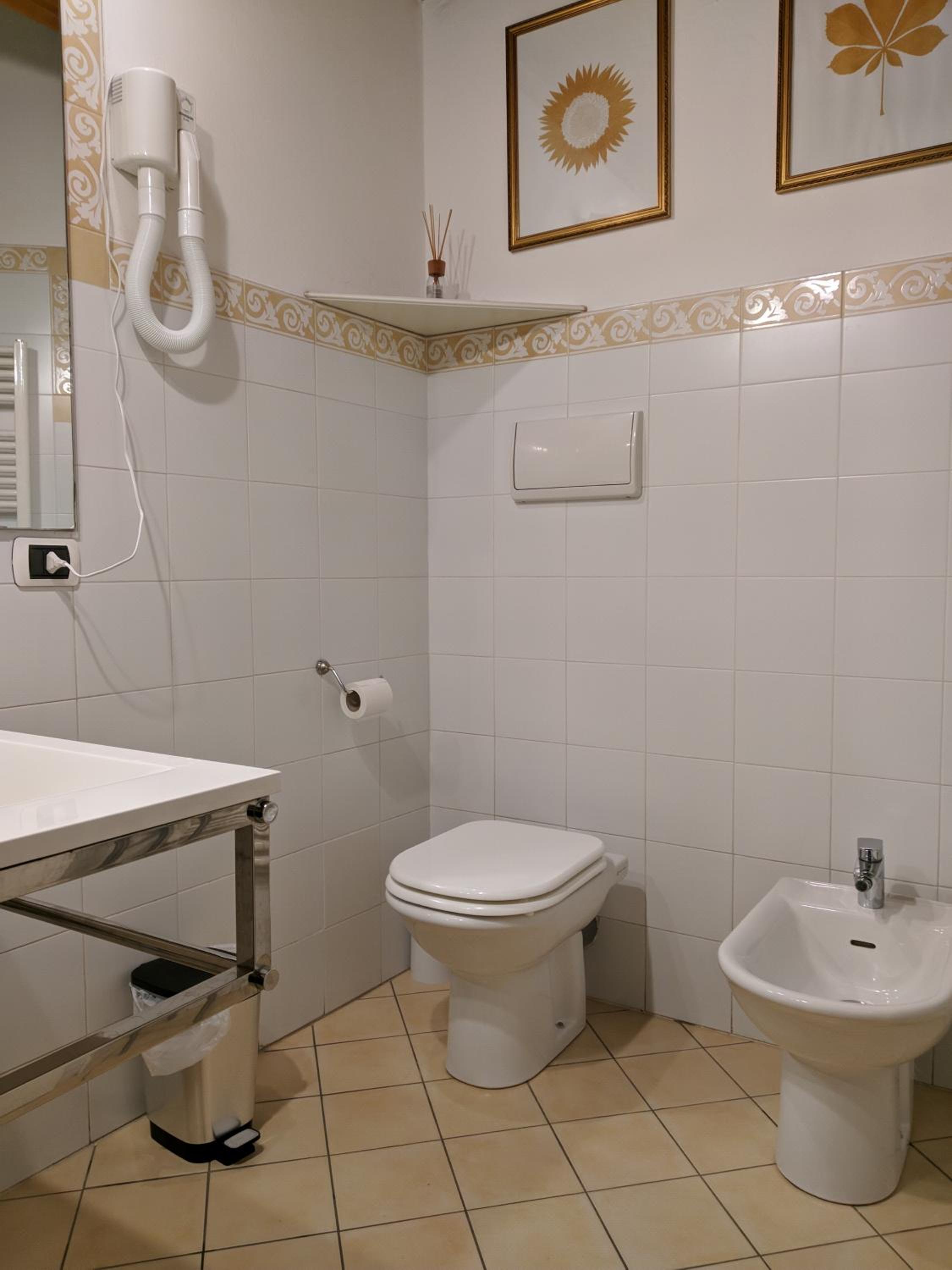 Suite - Photo 2