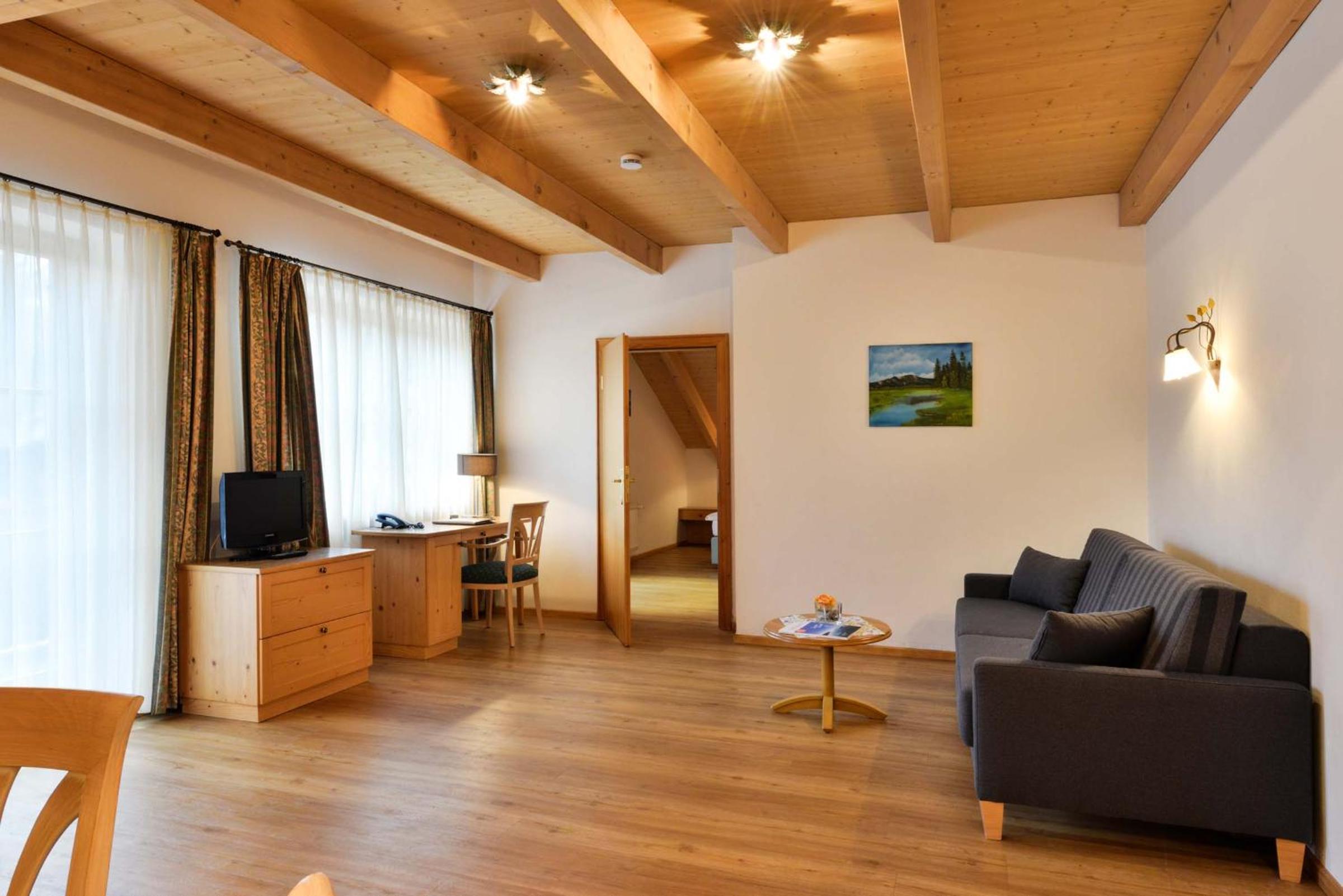 Apartment with Courtyard View photo 2