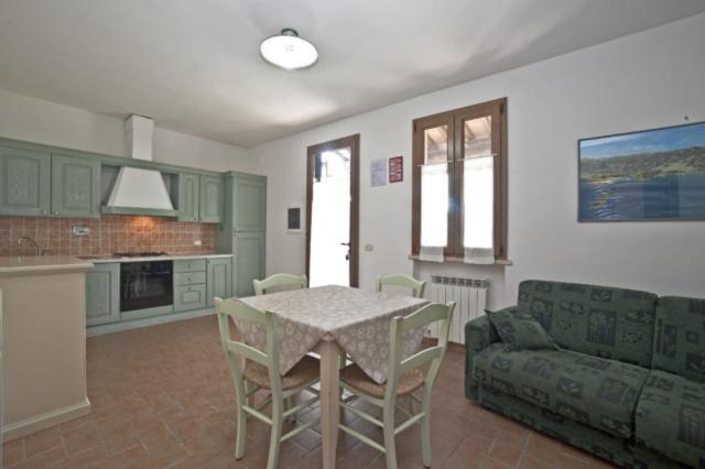 One-Bedroom Apartment with Patio photo 3