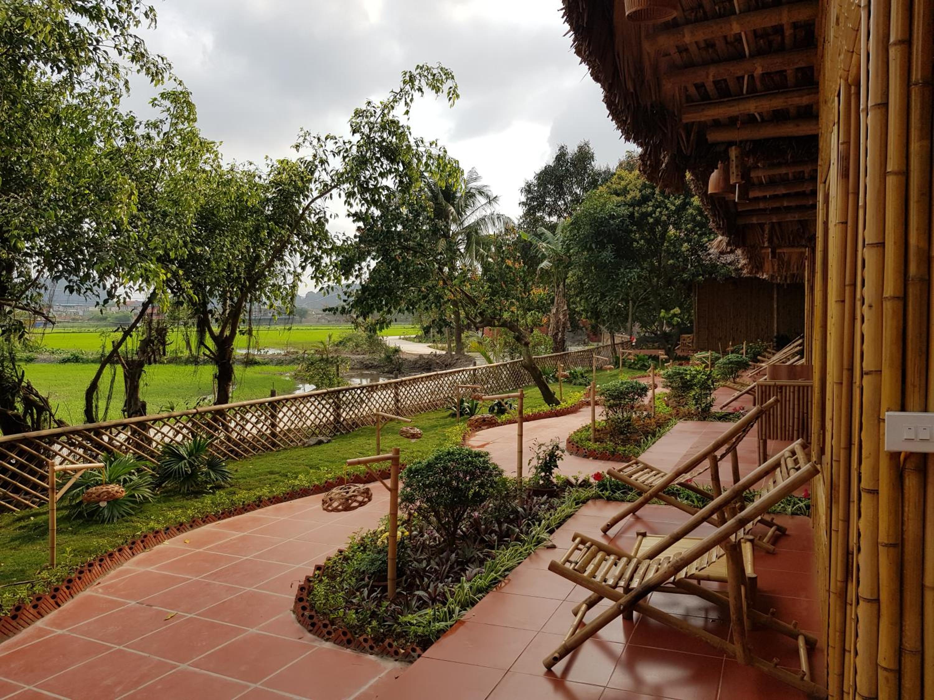 Deluxe Double Bungalow with Garden View
