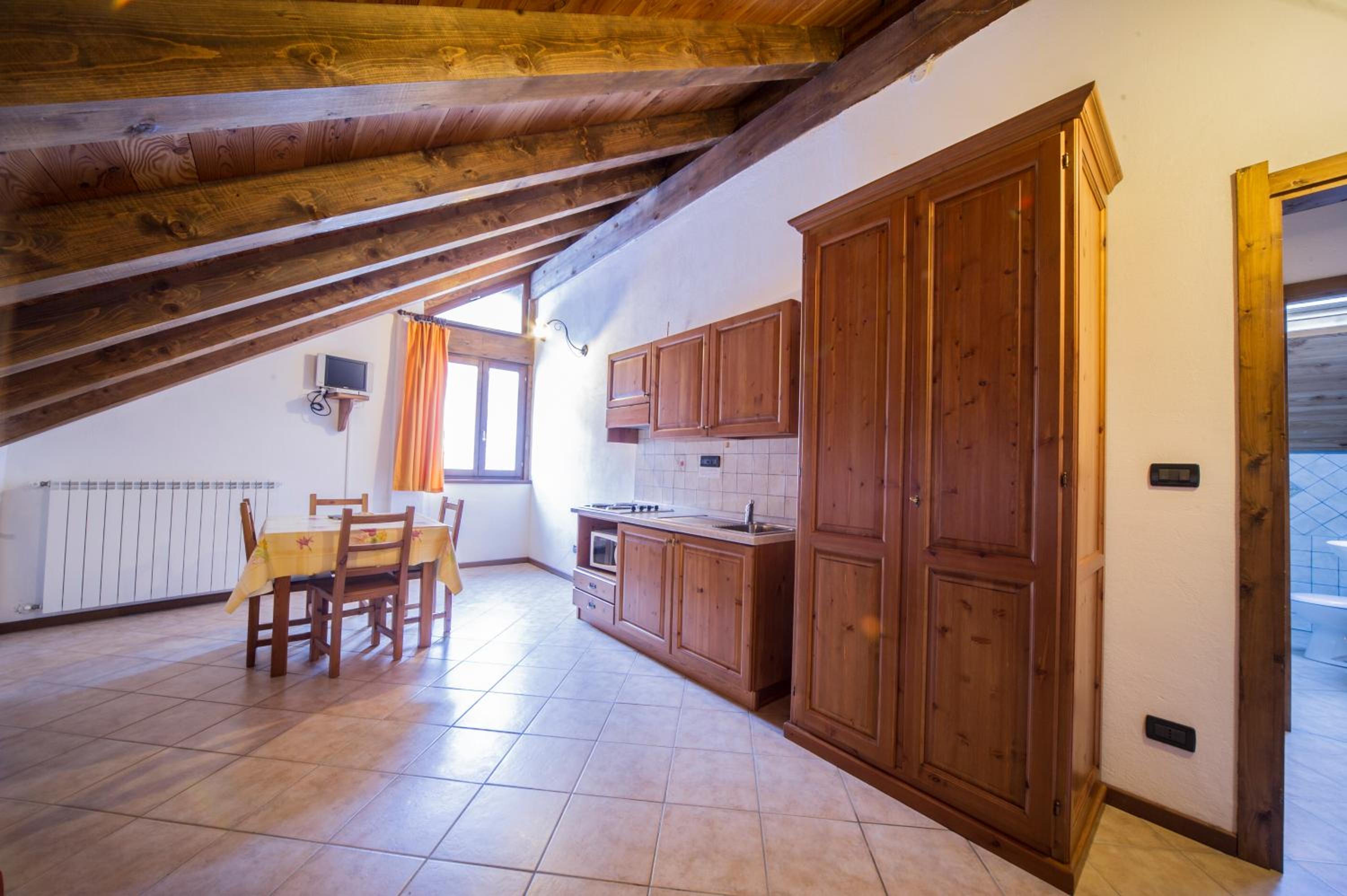 One-Bedroom Apartment (6 Adults) - Photo 8