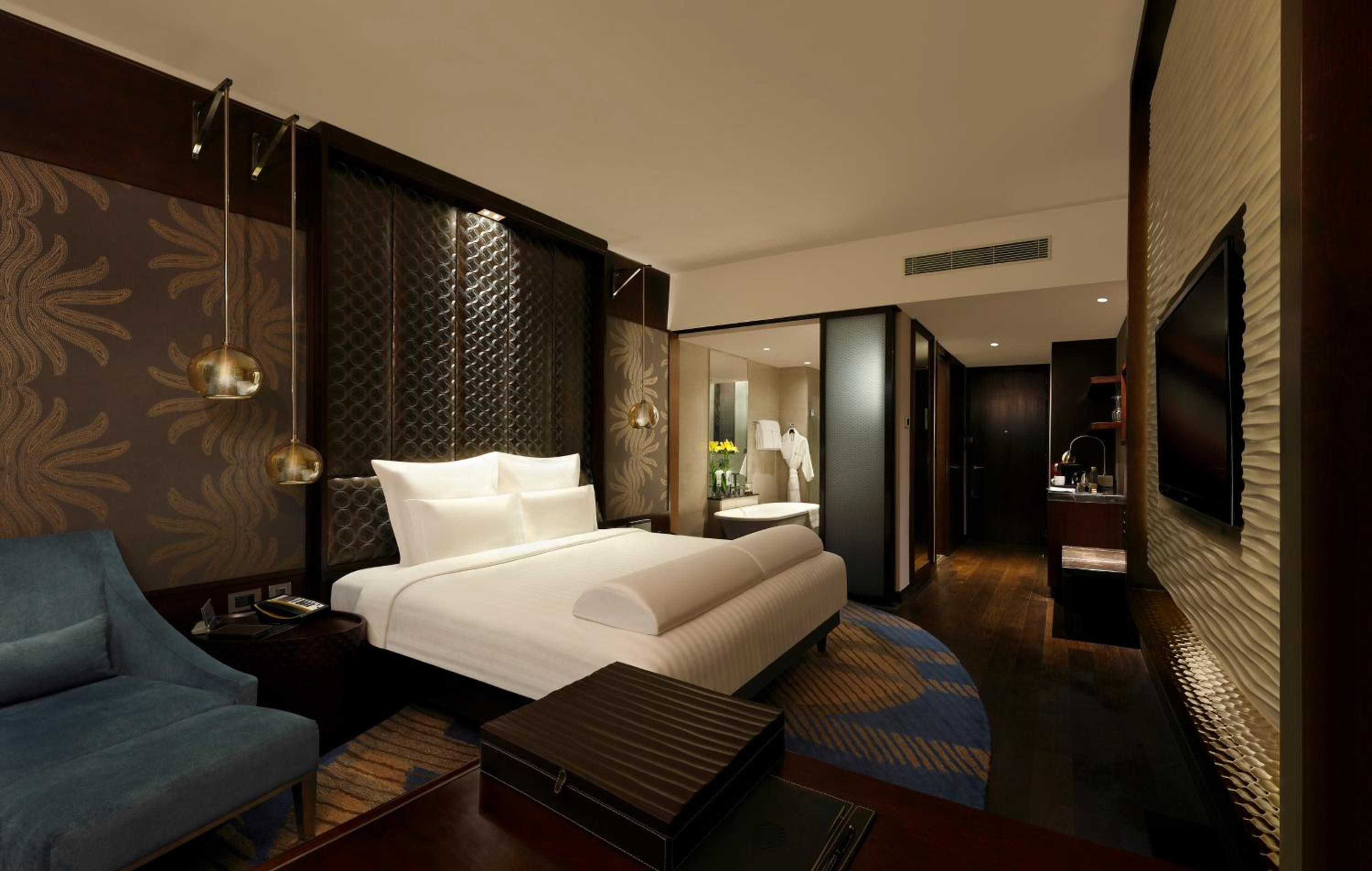 Your Stay is on us-Room rate is 100% redeemable against food and beverage