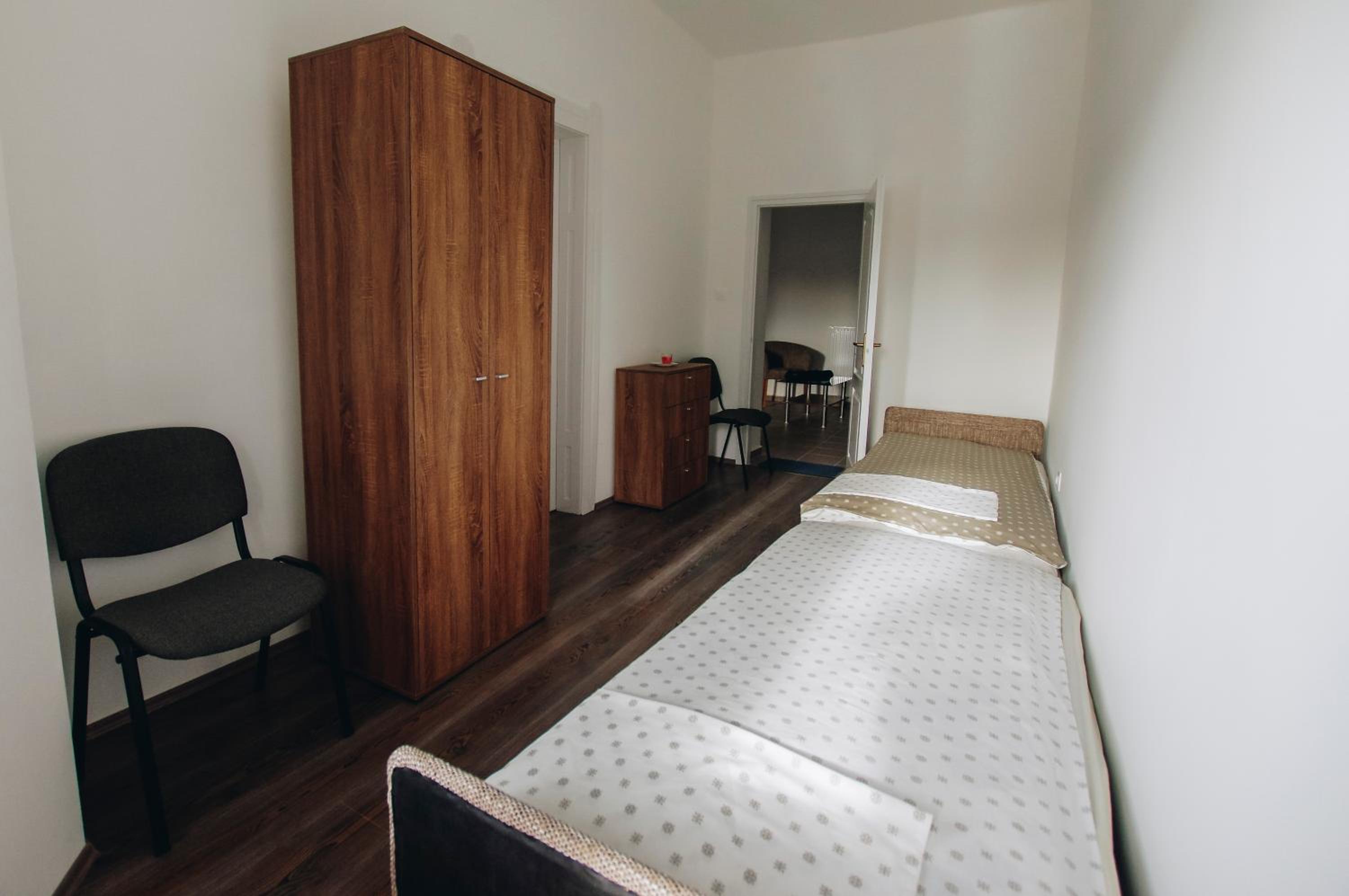 Twin Room with Shared Bathroom photo 1