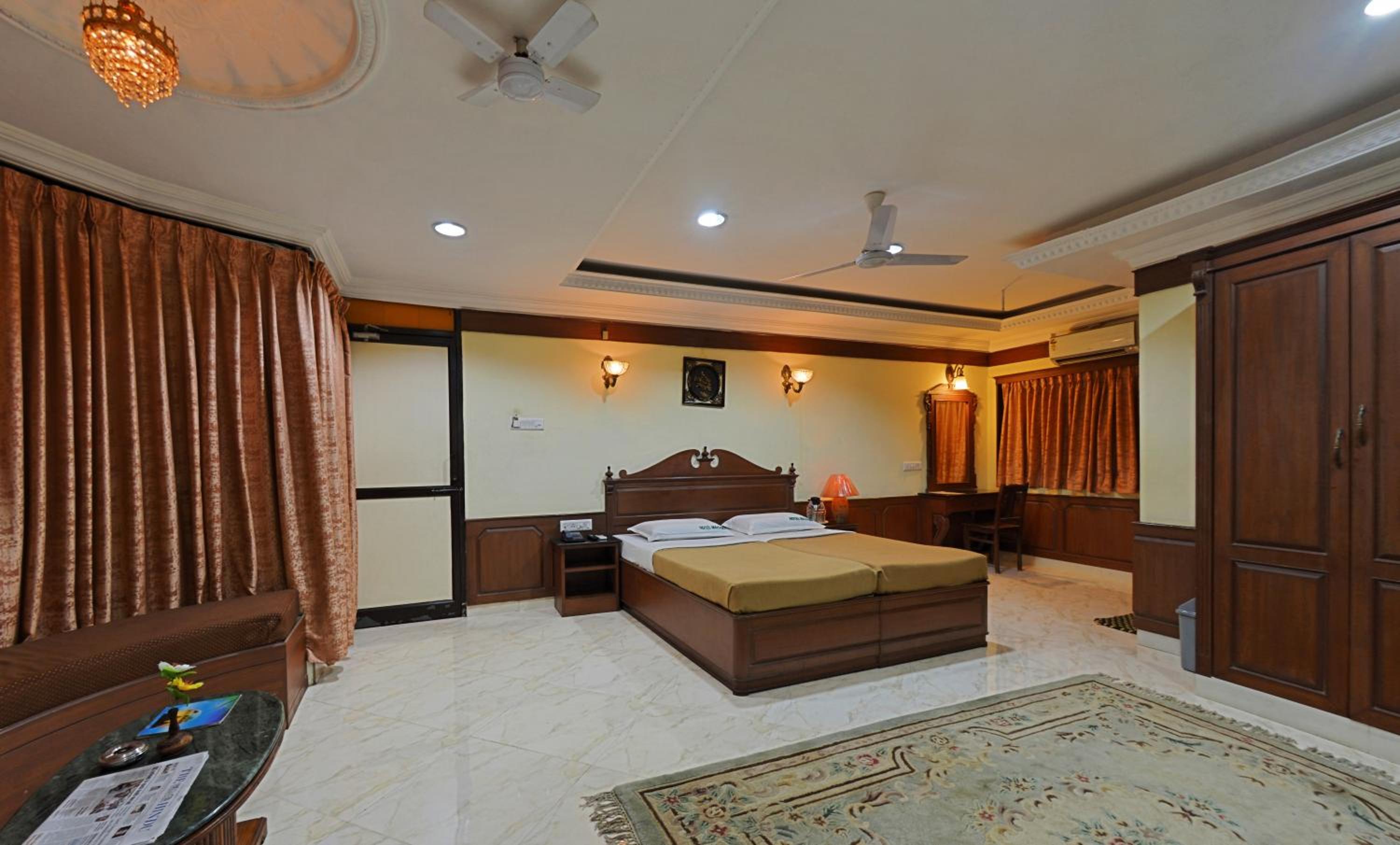 Large Double Room photo 3