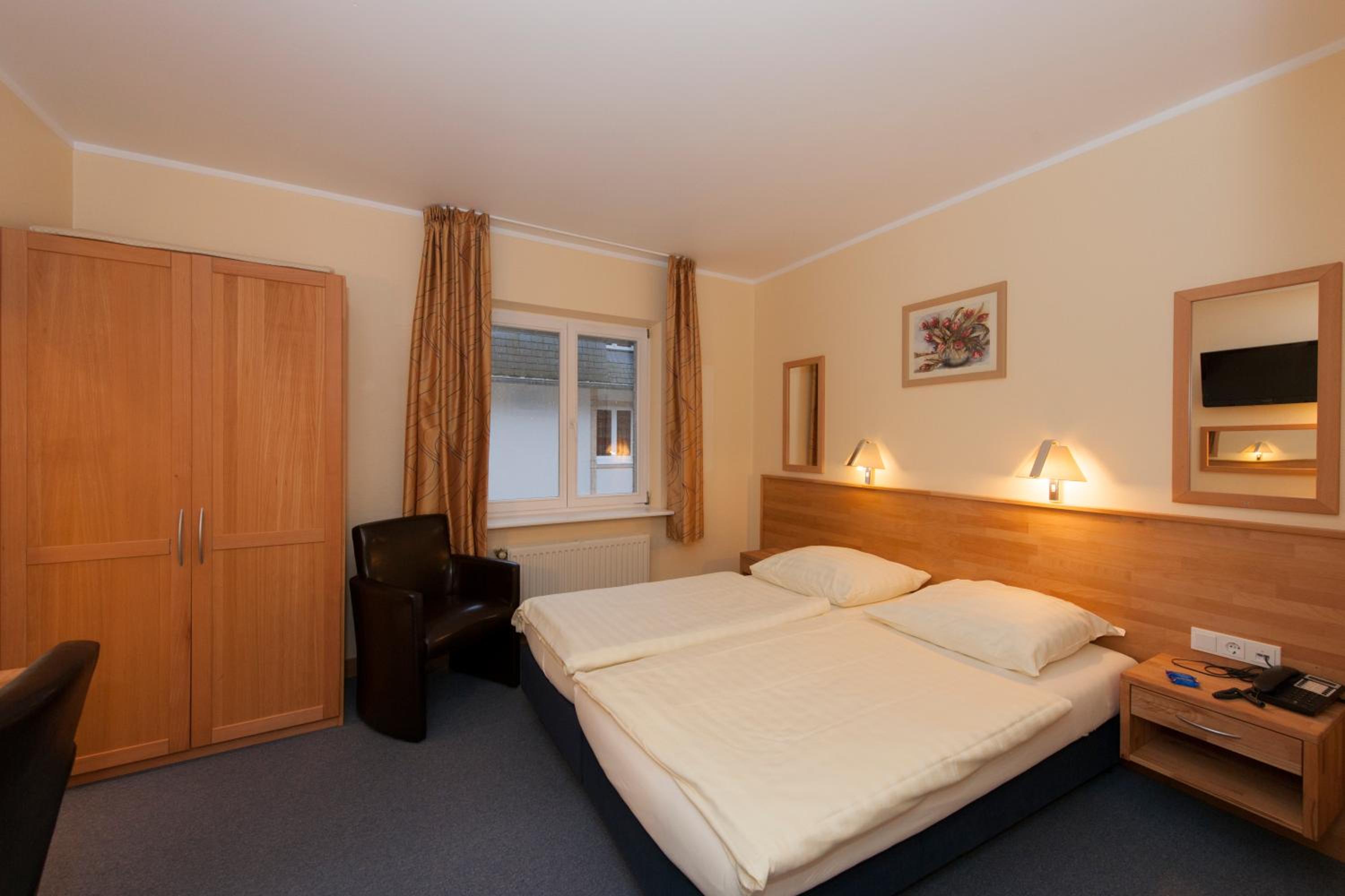 Standard Double Room photo 3