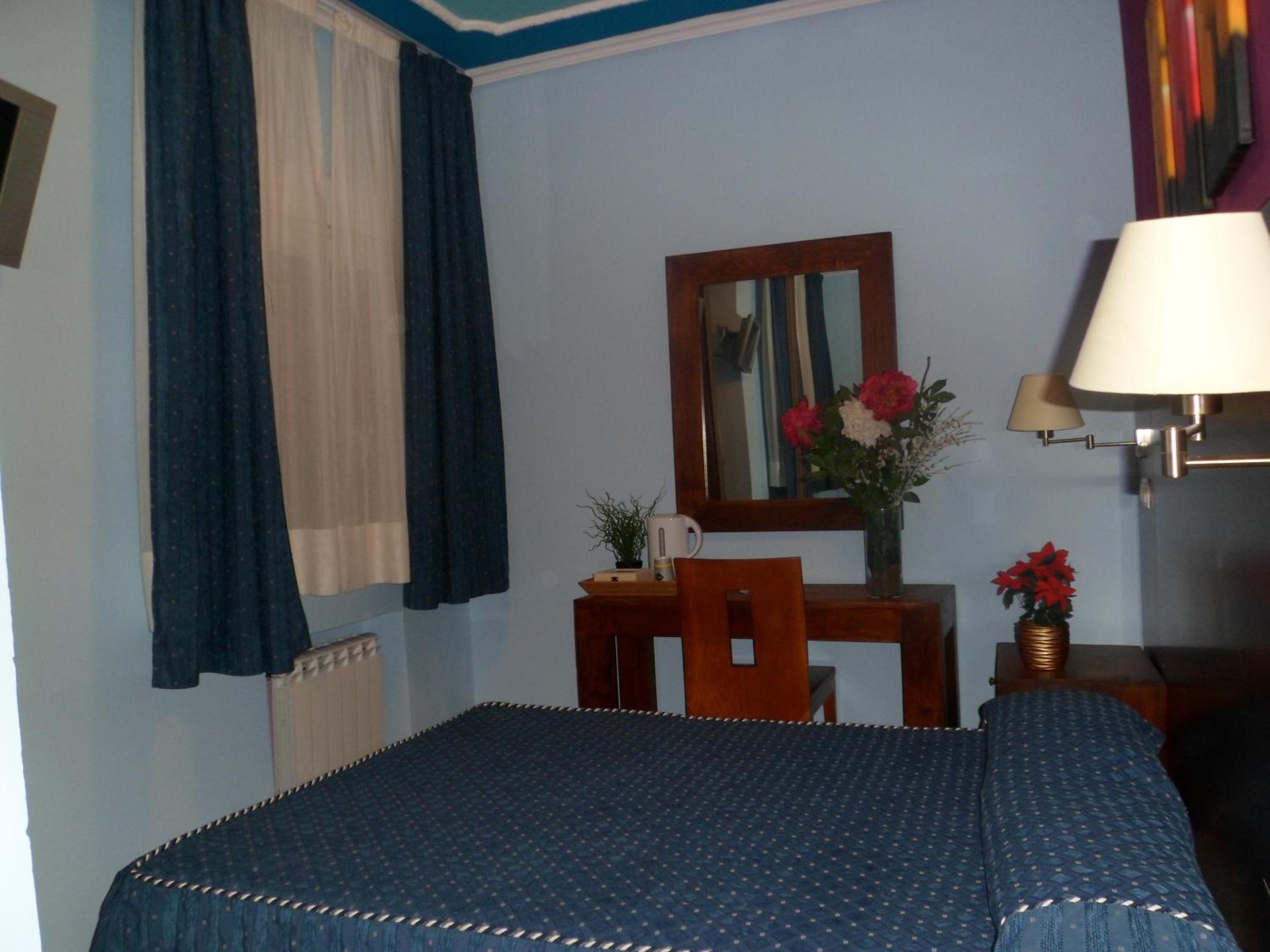 Single Room photo 2