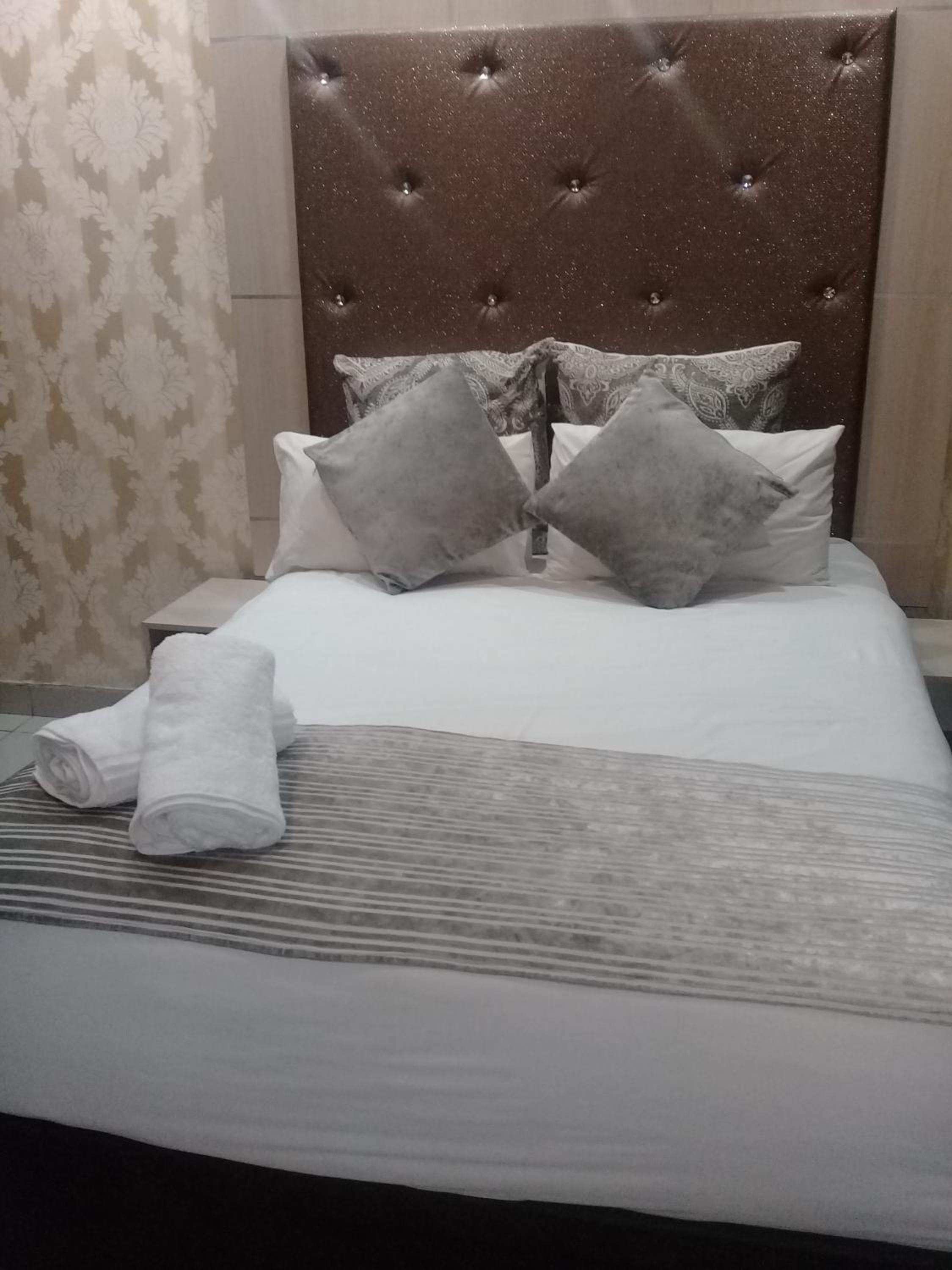 Deluxe Double Room - Photo 1