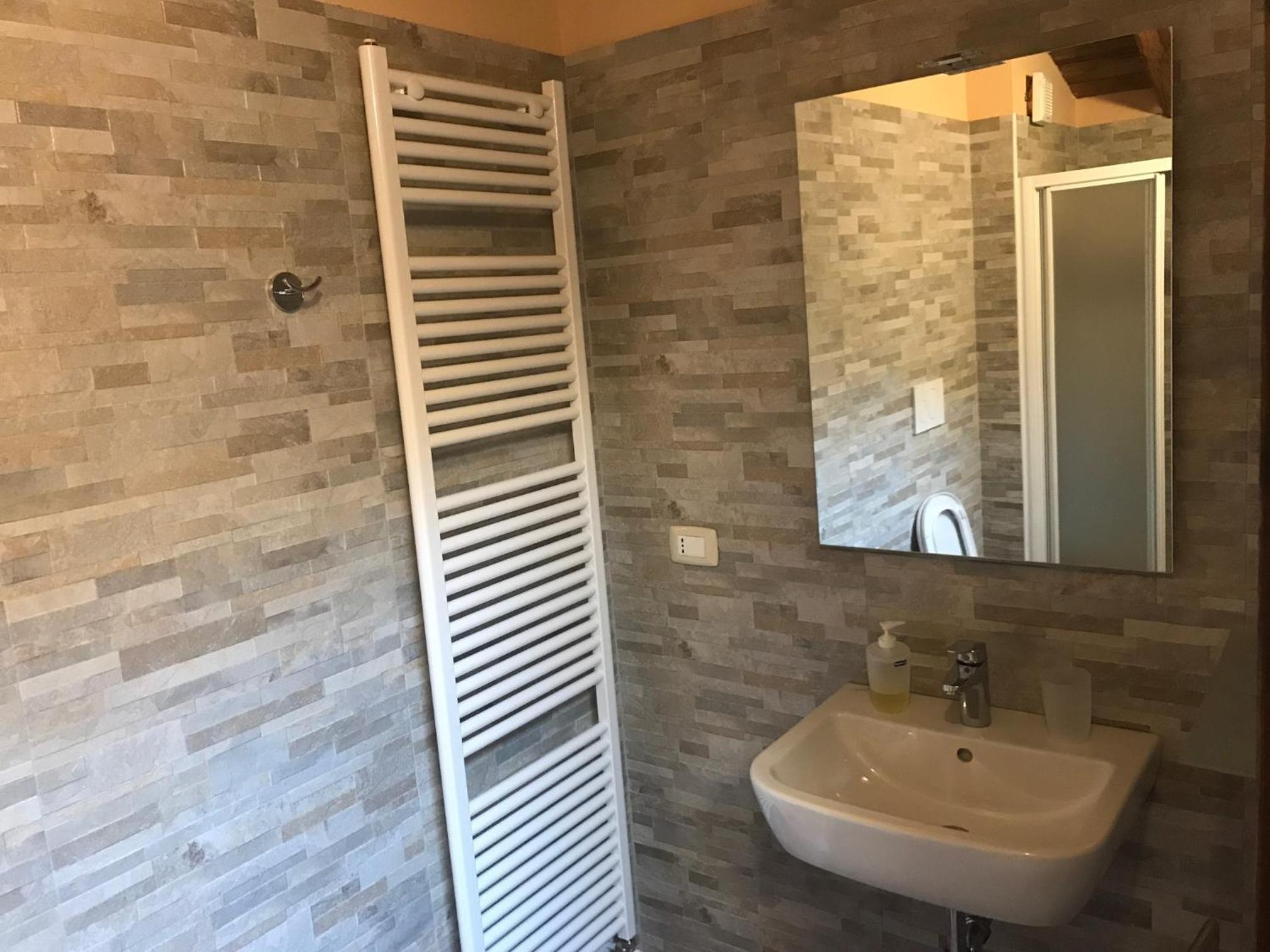 Economy Double Or Twin Room photo 2