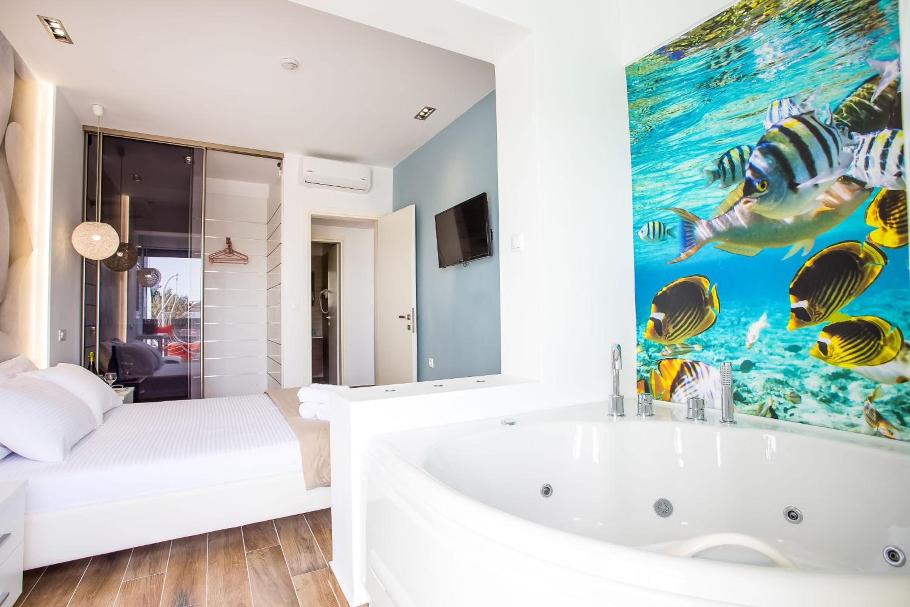 One-Bedroom Apartment - Photo 18