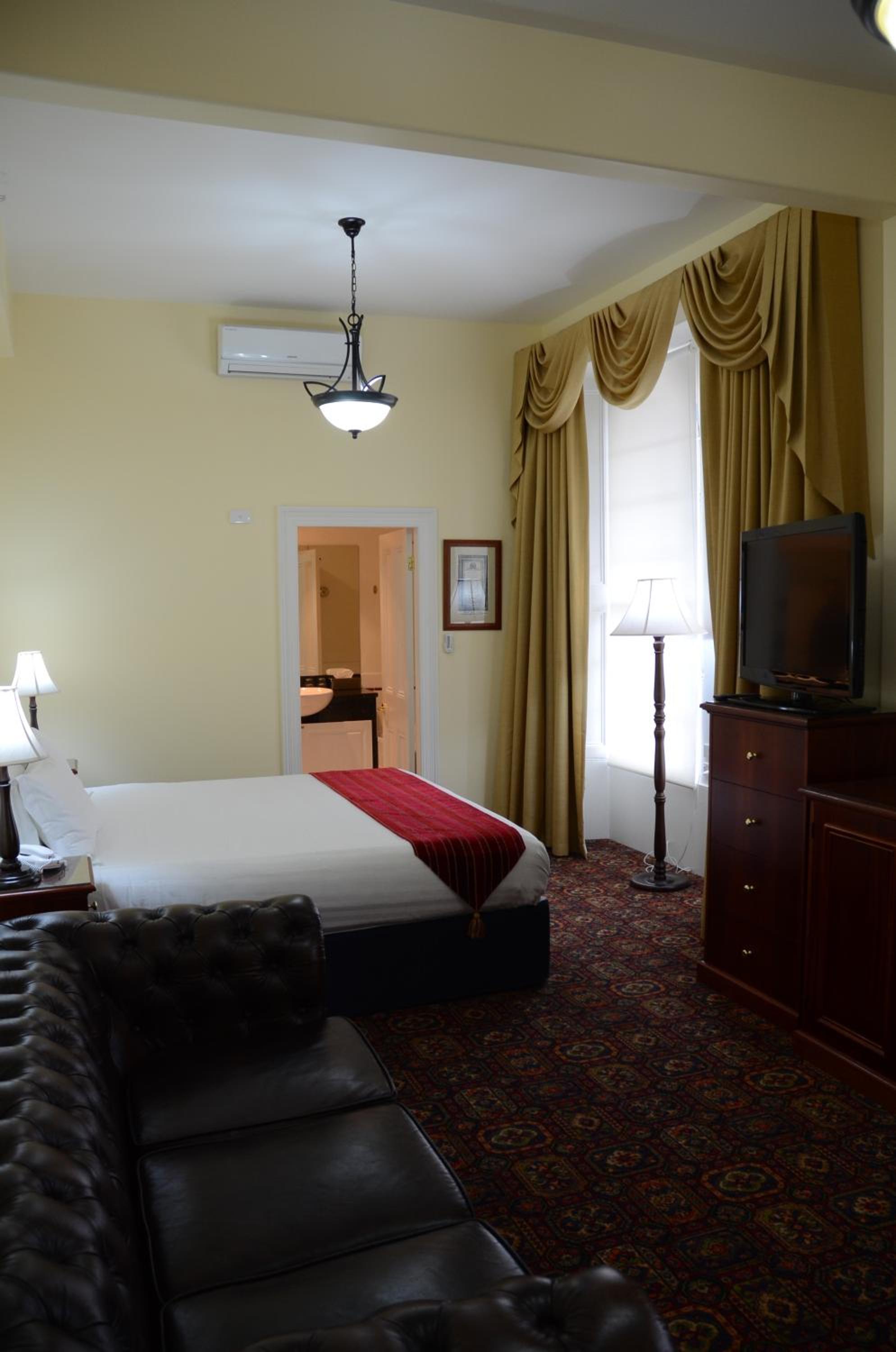 King Suite with Harbor View - Photo 5