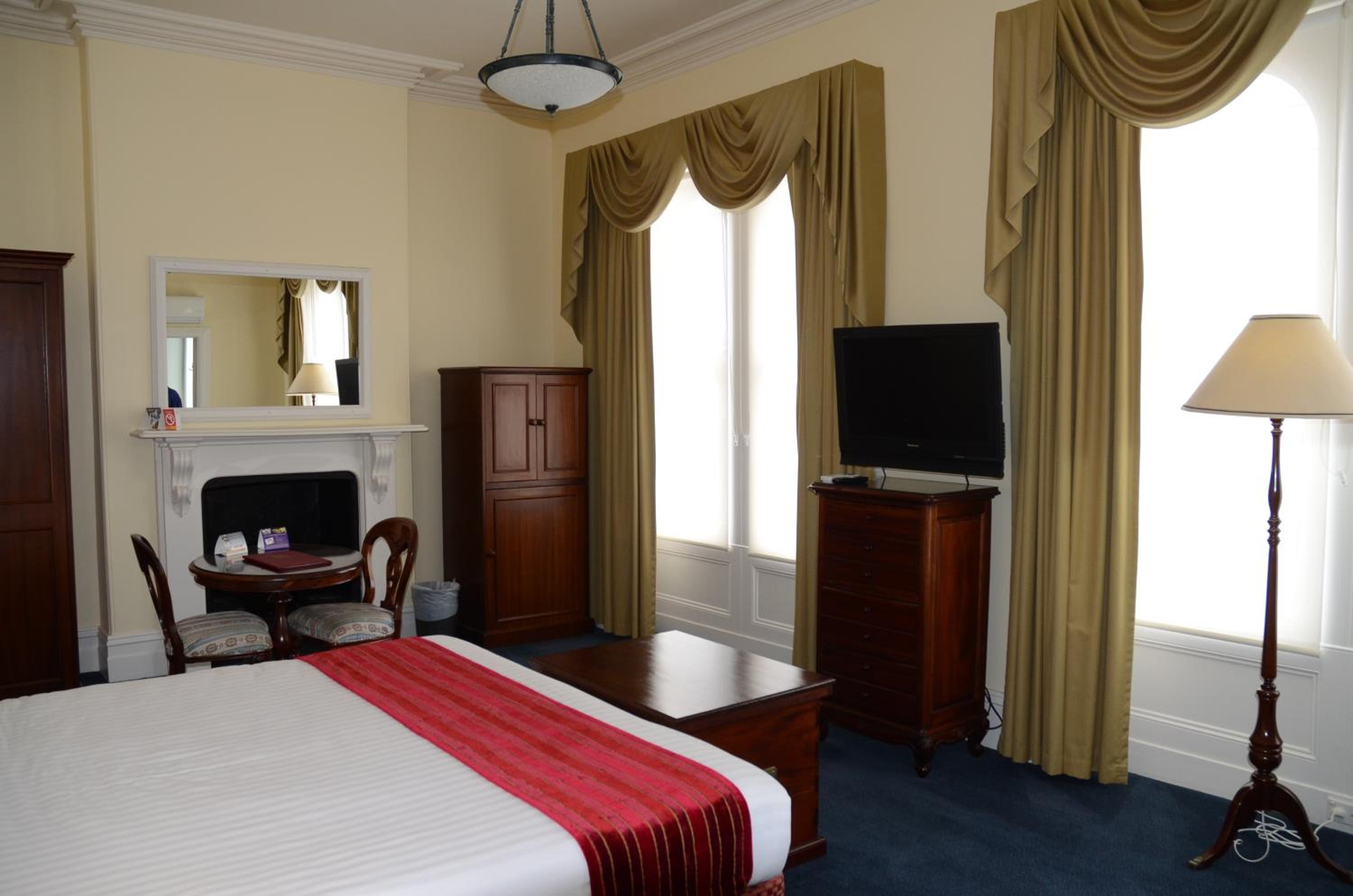 King Suite with Harbor View - Photo 7