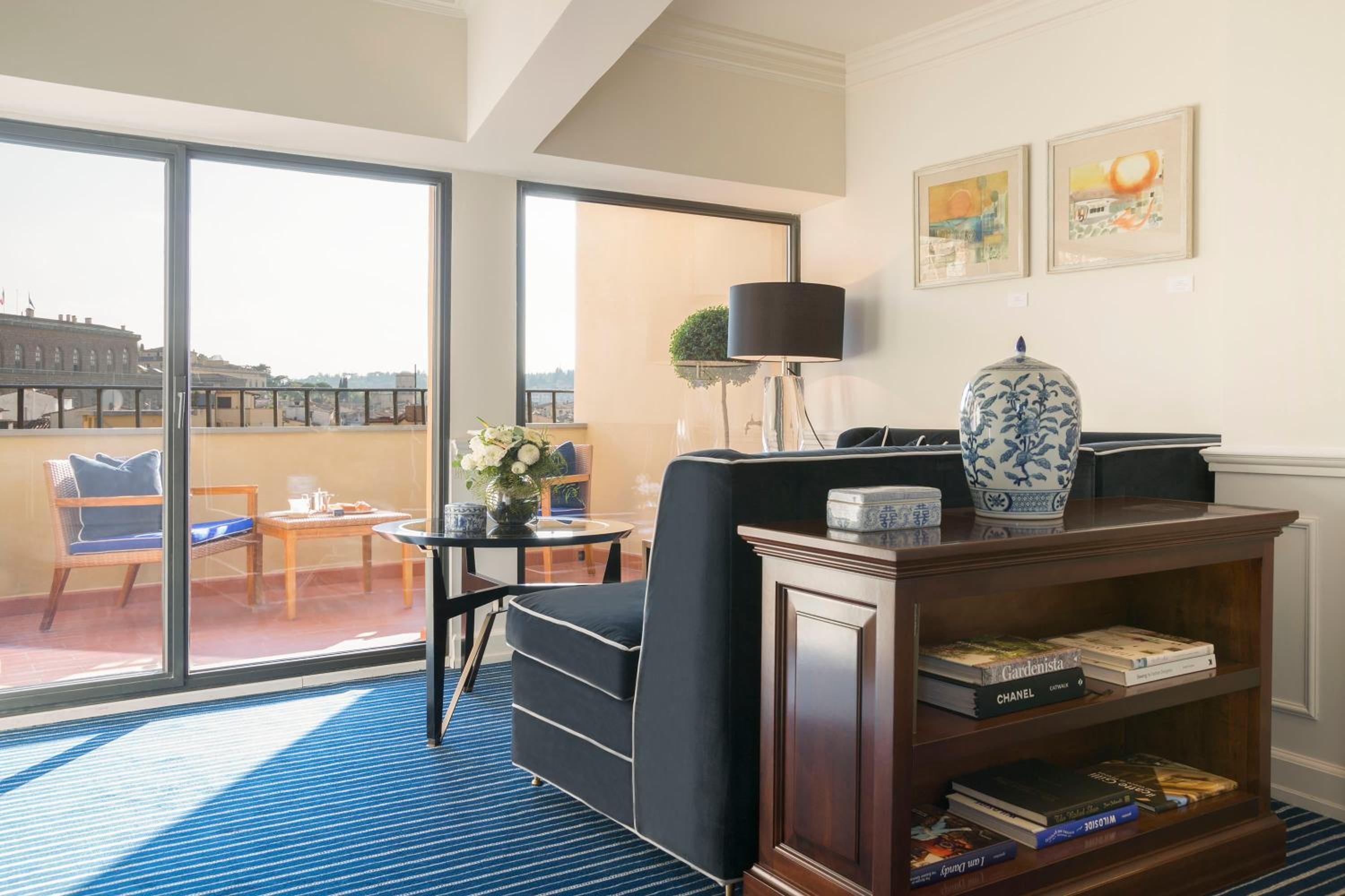 Suite with Terrace thumbnail 5