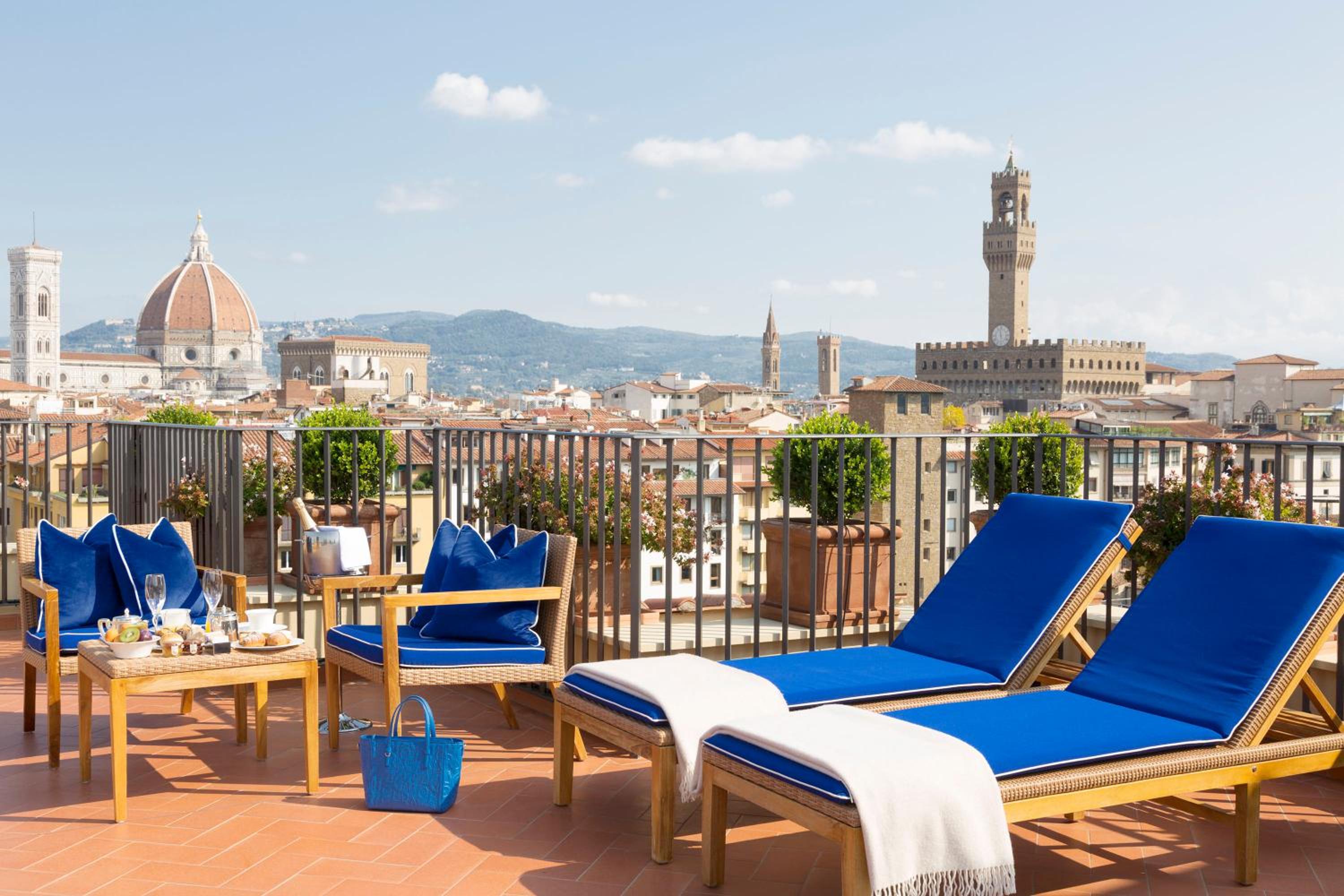 Suite with Terrace thumbnail 6