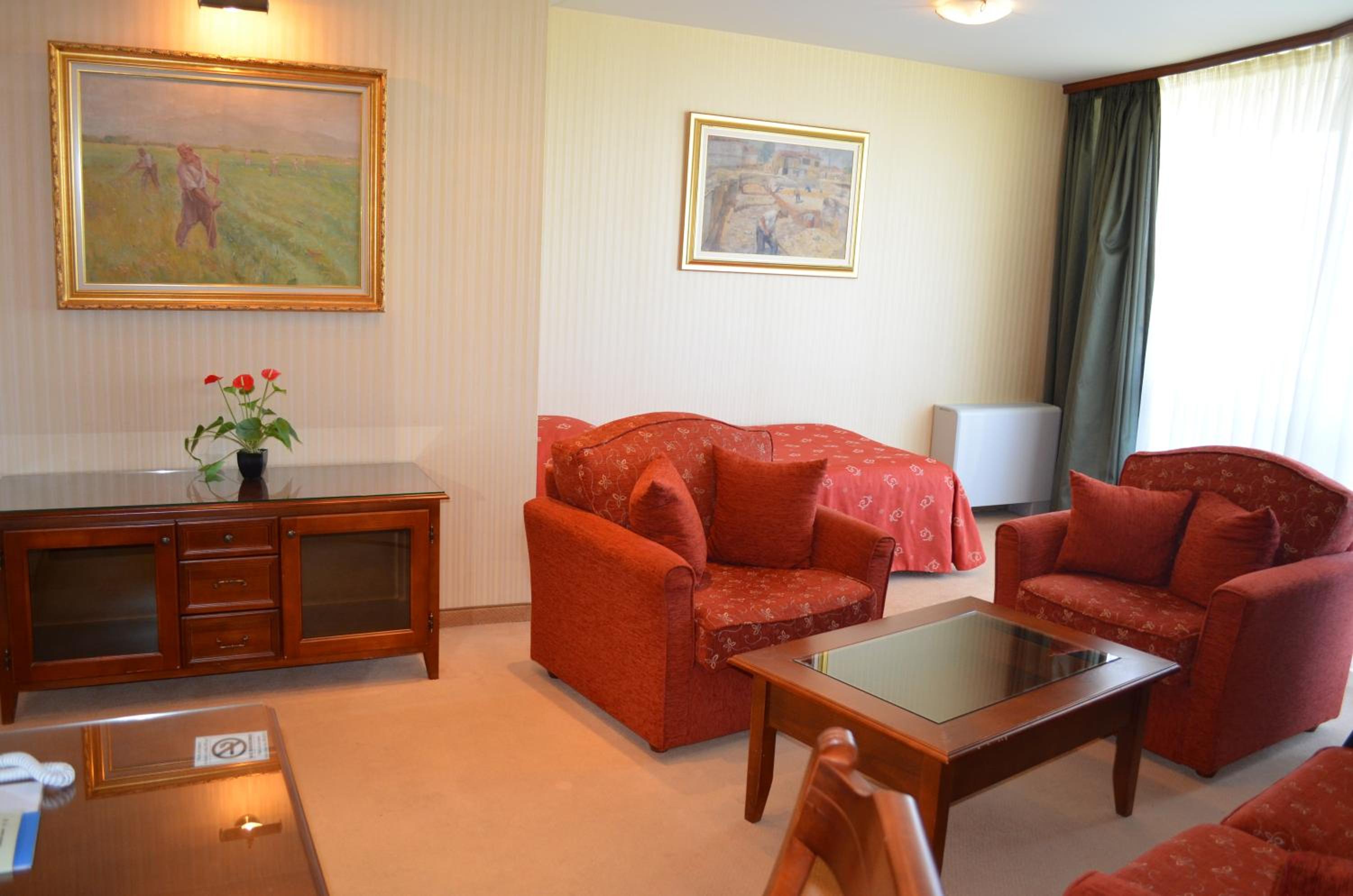 One-Bedroom Suite