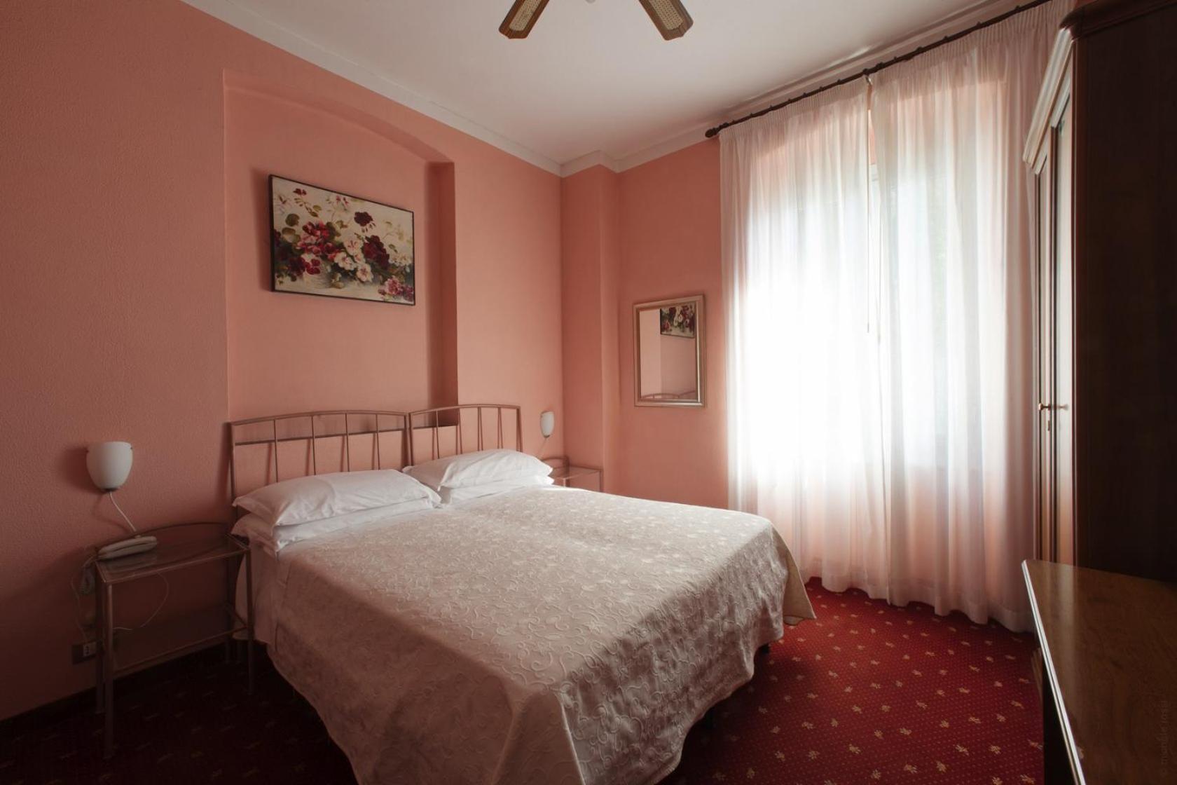 Double or Twin Room photo 3