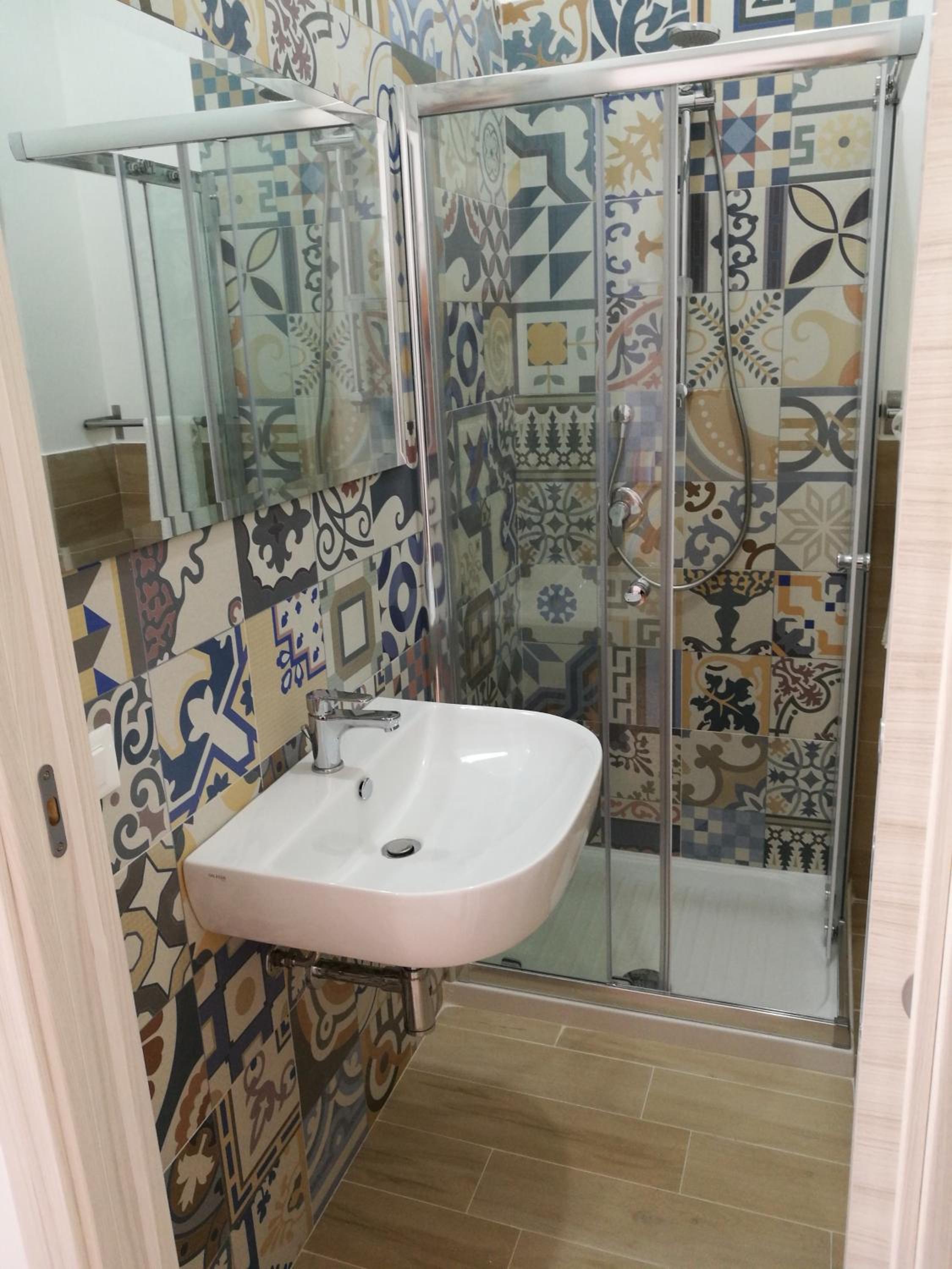 Double Room with Private Bathroom - Photo 5
