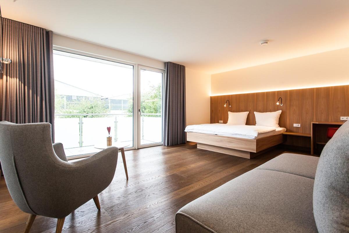 Deluxe Double Room with Balcony photo 1