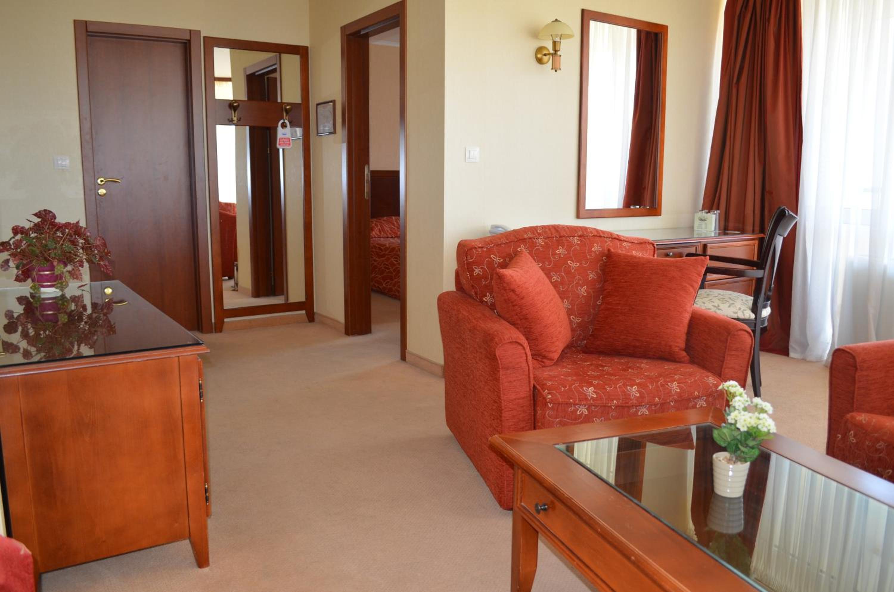 One-Bedroom Suite photo 3