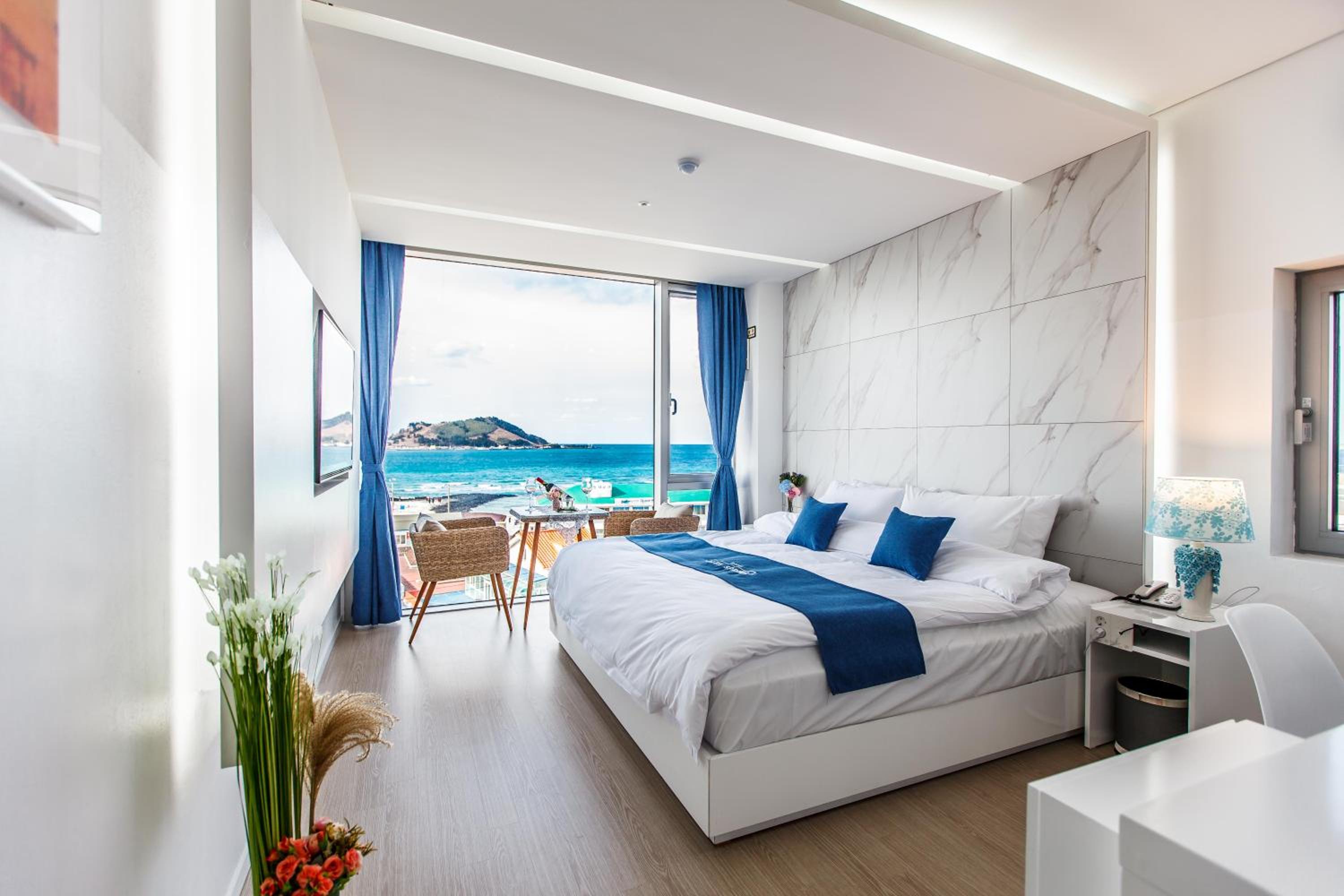 Deluxe Double Room with Sea View