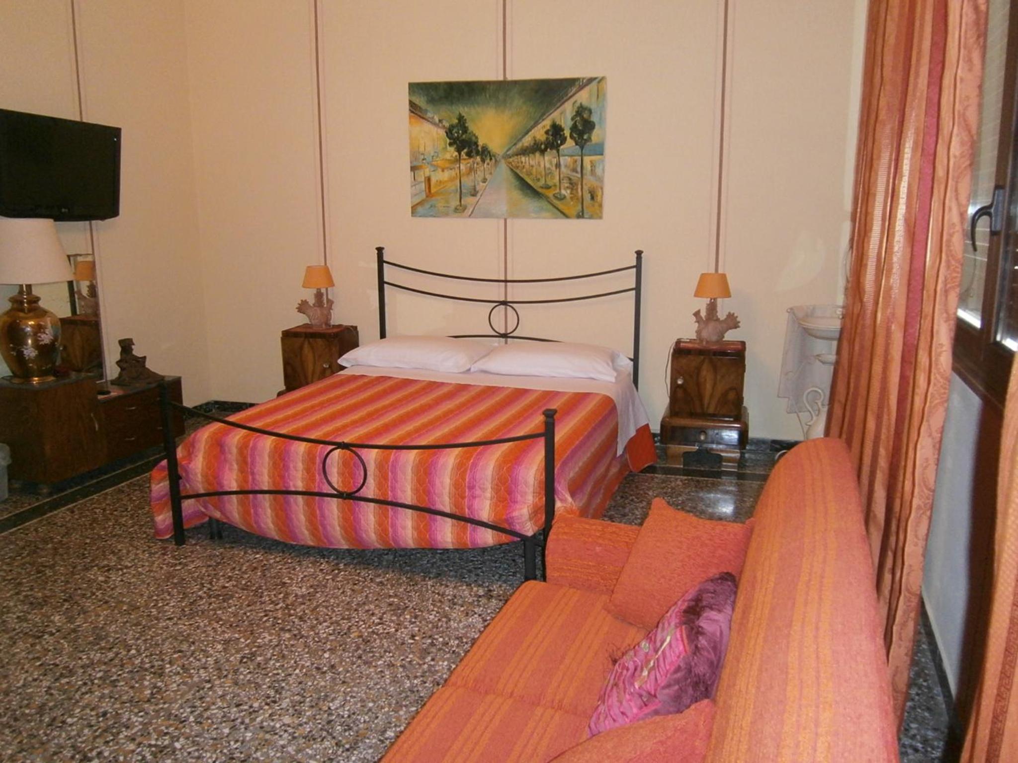 Double Room with Private Bathroom photo 1