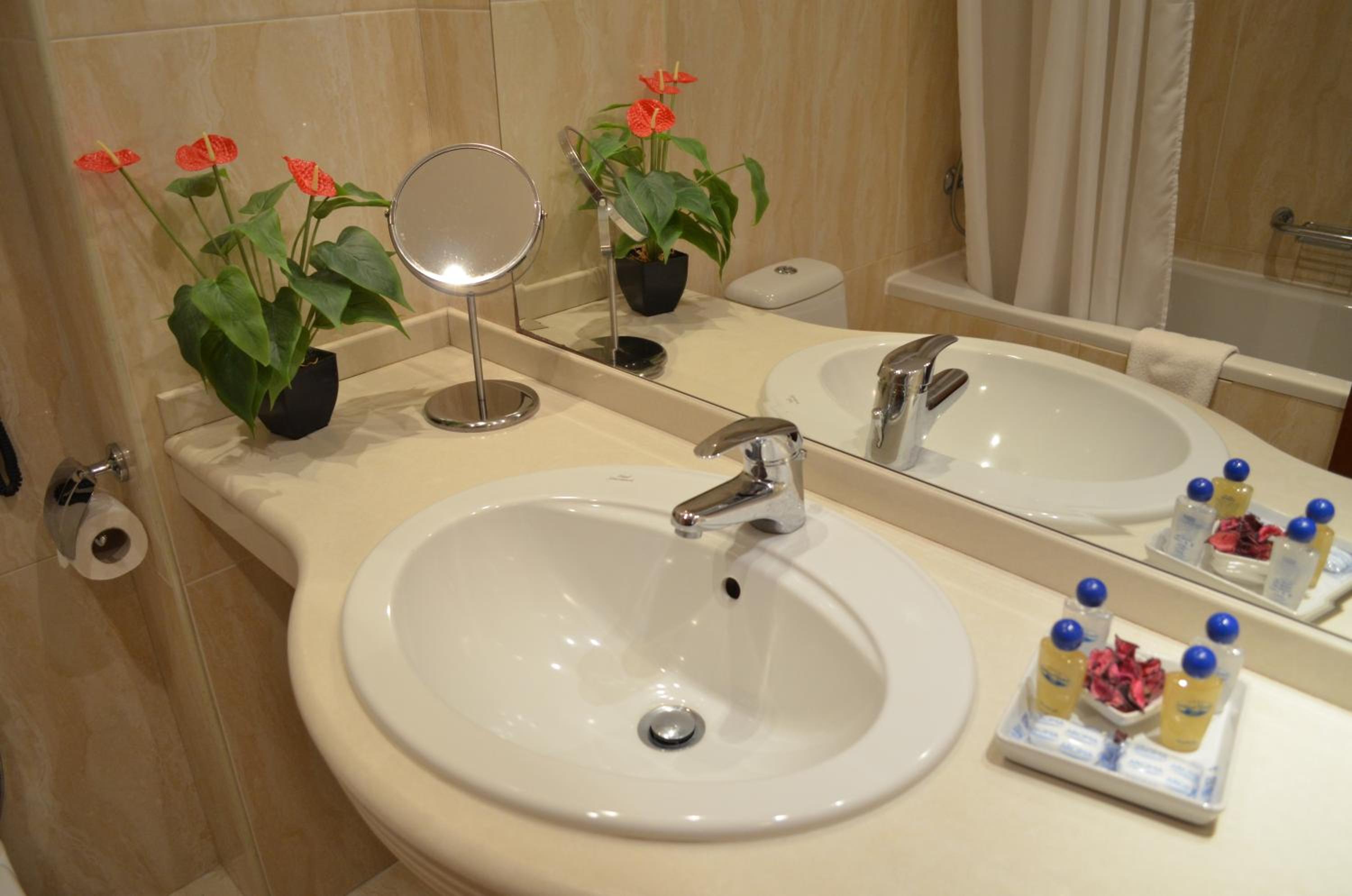One-Bedroom Suite photo 2