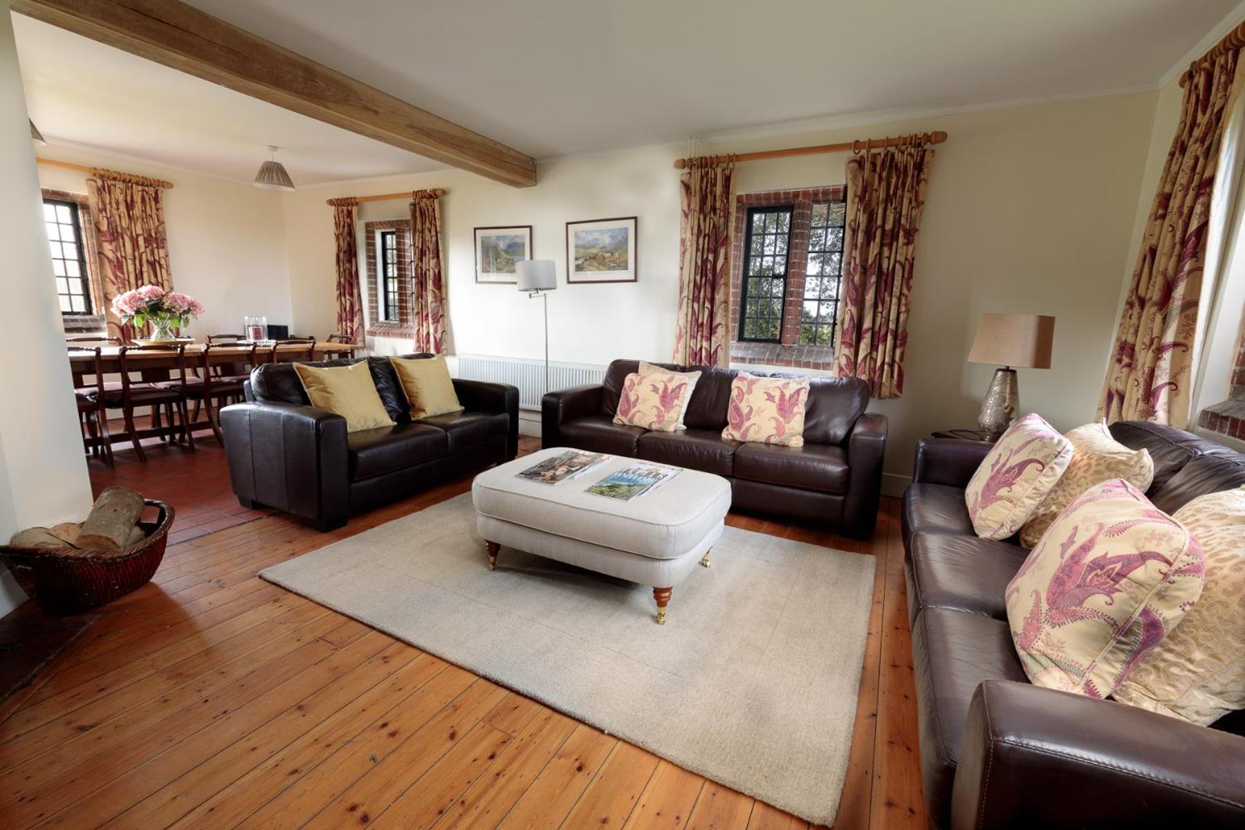 Four-Bedroom House - The Lodge