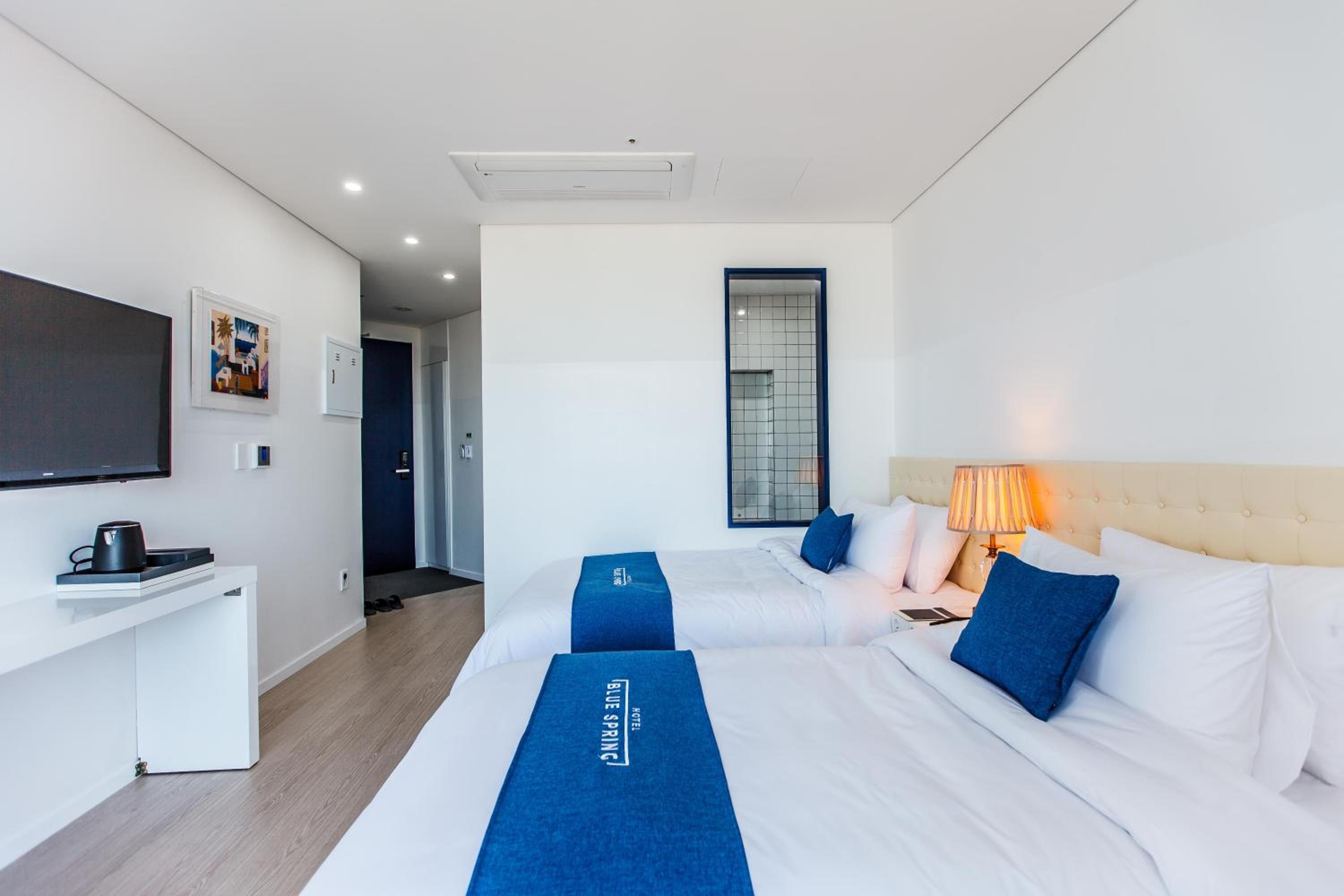 Superior Twin Room - Photo 1