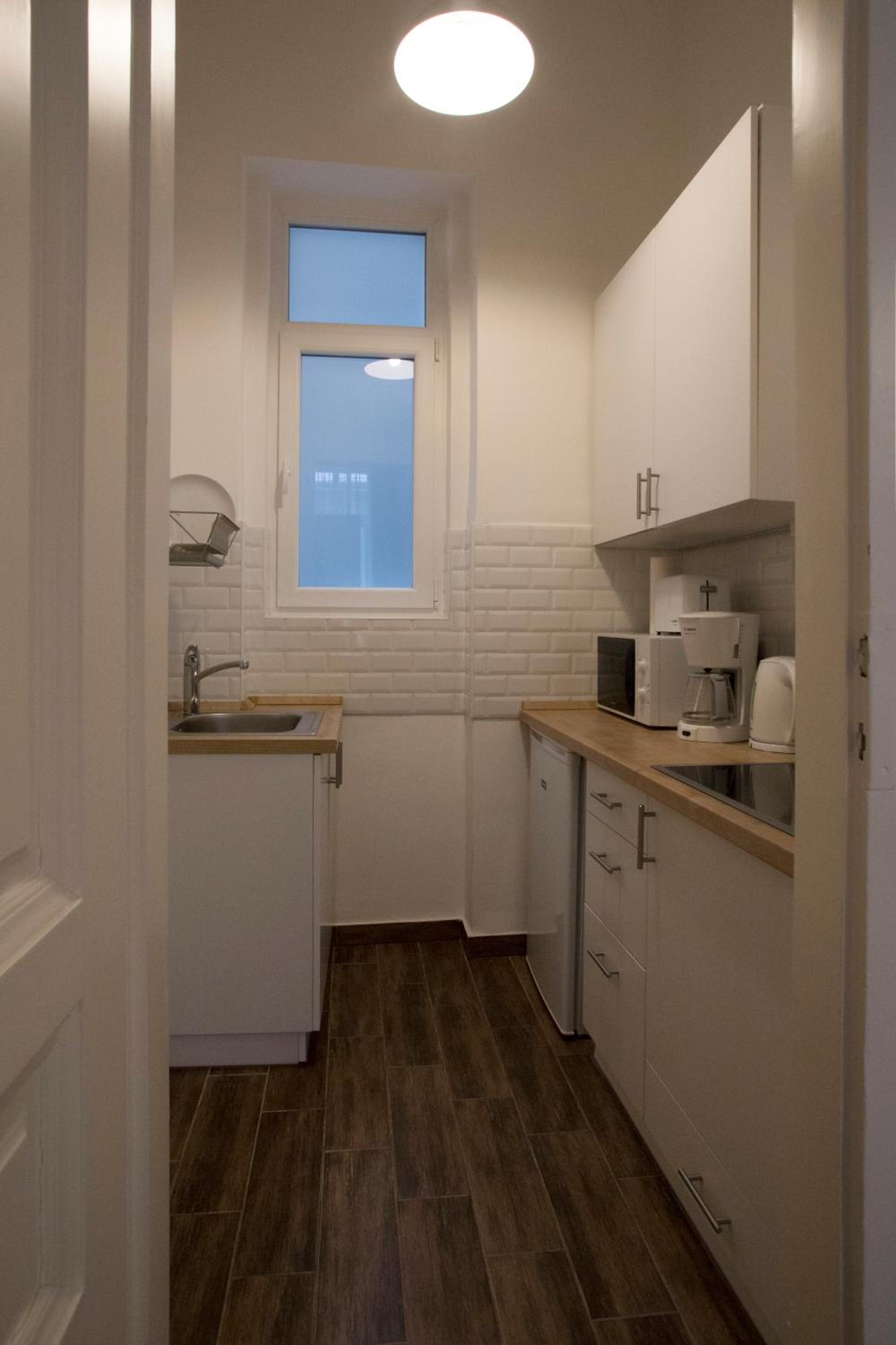 Studio Apartment - Photo 27