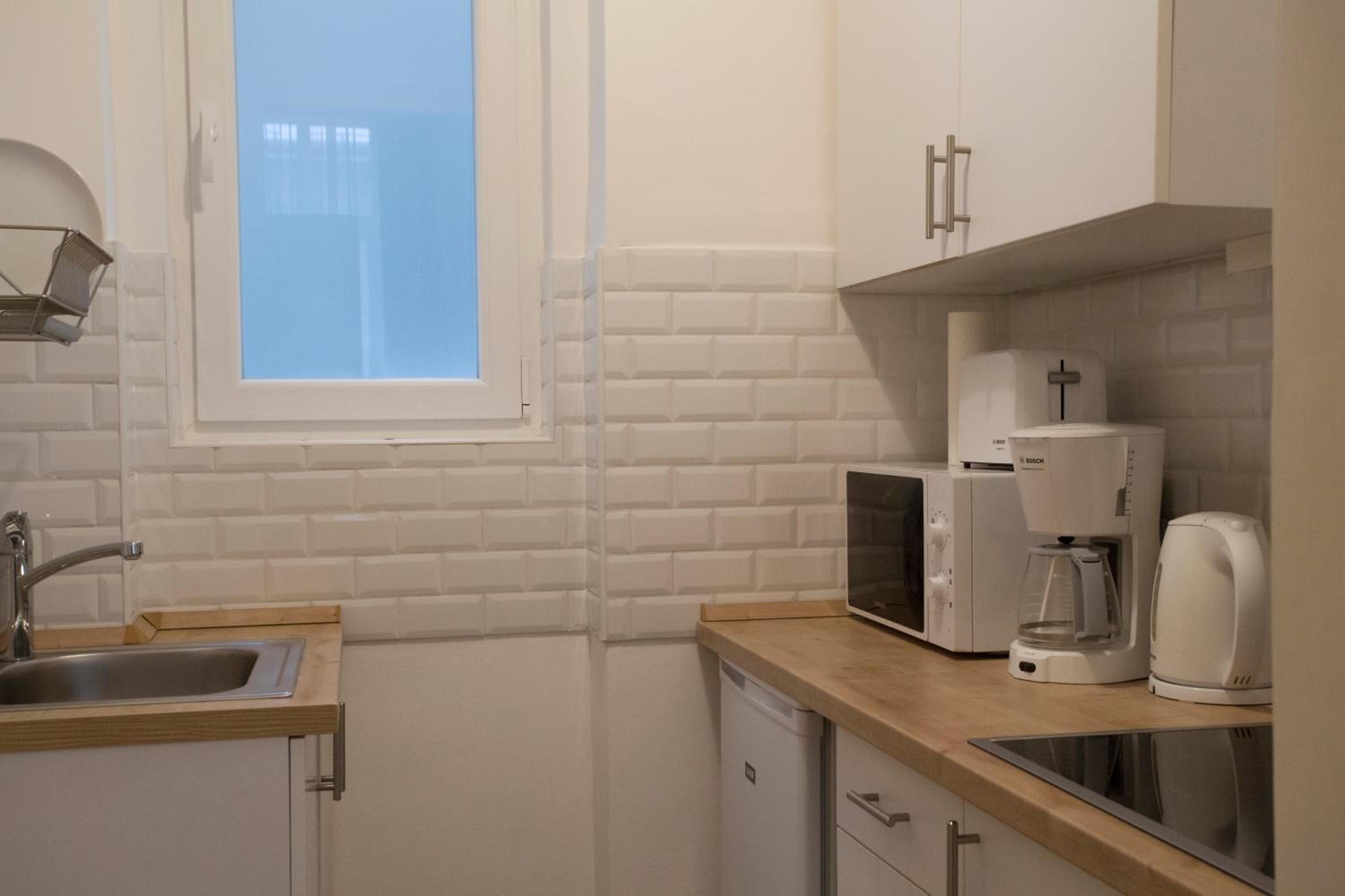 Studio Apartment - Photo 28
