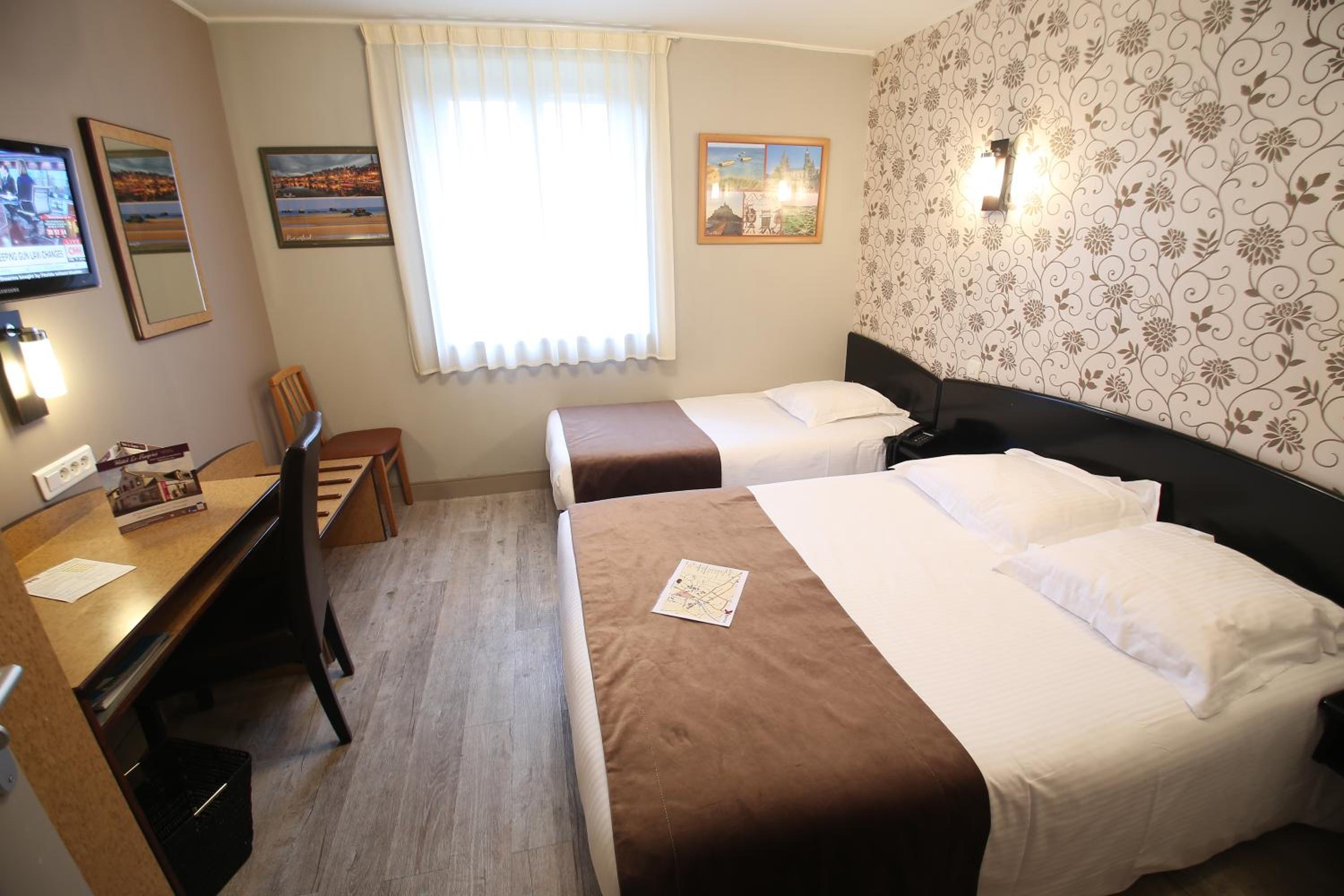 Double Queen Room - Photo 4
