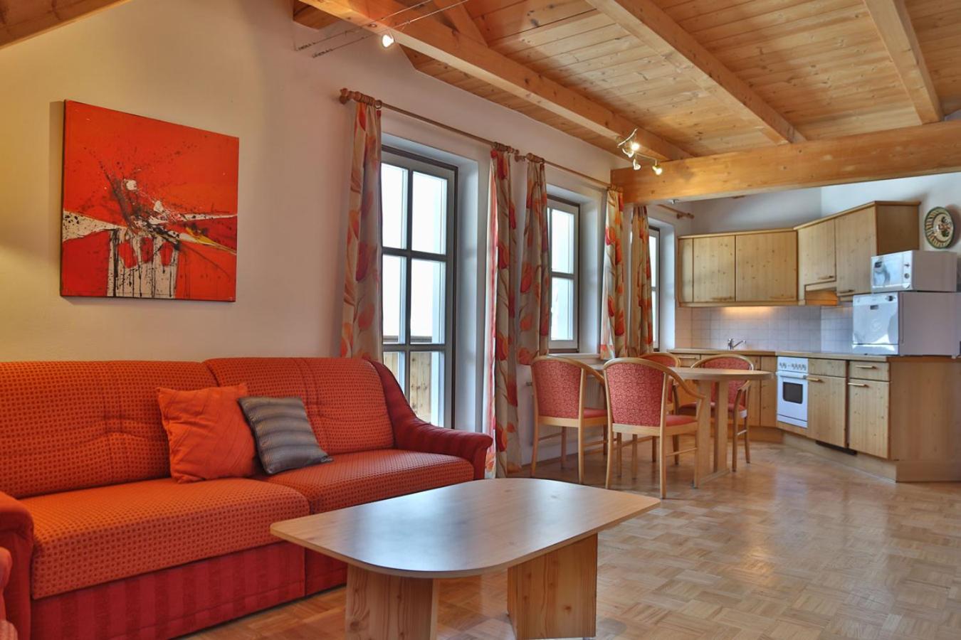 Apartment with Balcony photo 3