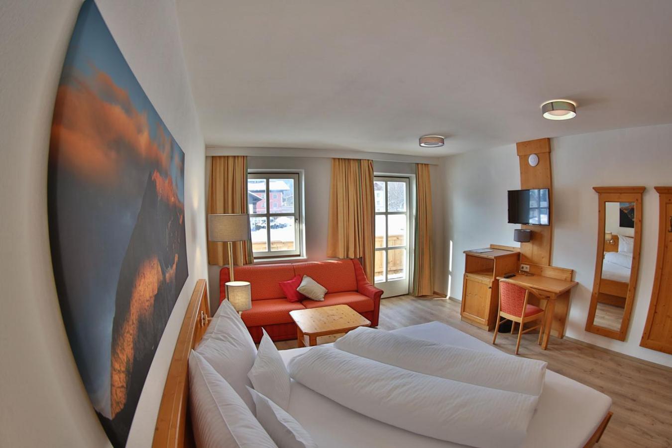 Suite with Mountain View photo 2
