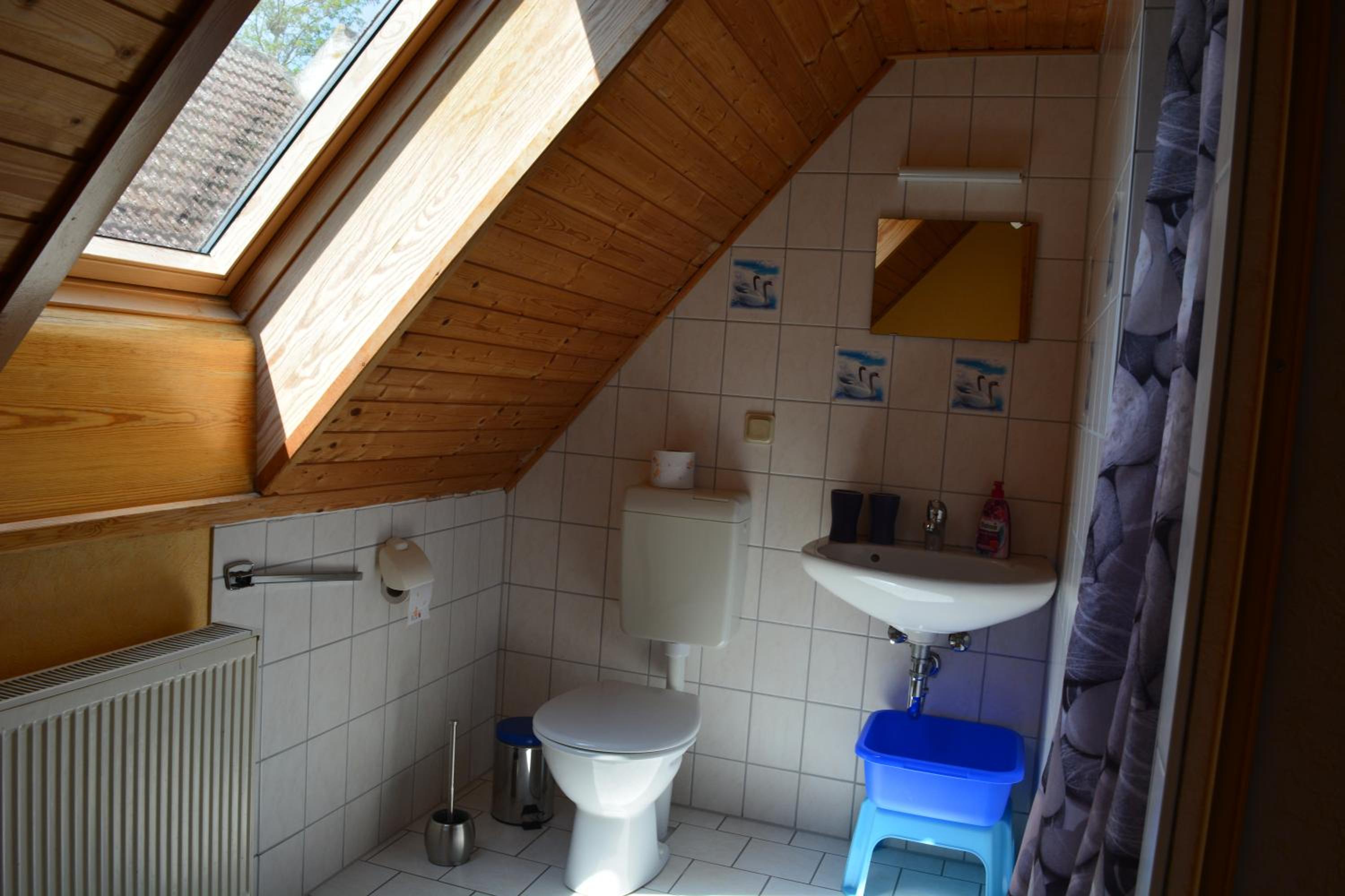 Large Twin Room - Photo 2