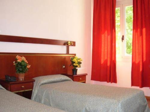 Twin Room - Photo 2