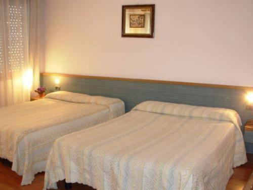 Family Room With 2 Queen-Size Beds - Photo 2