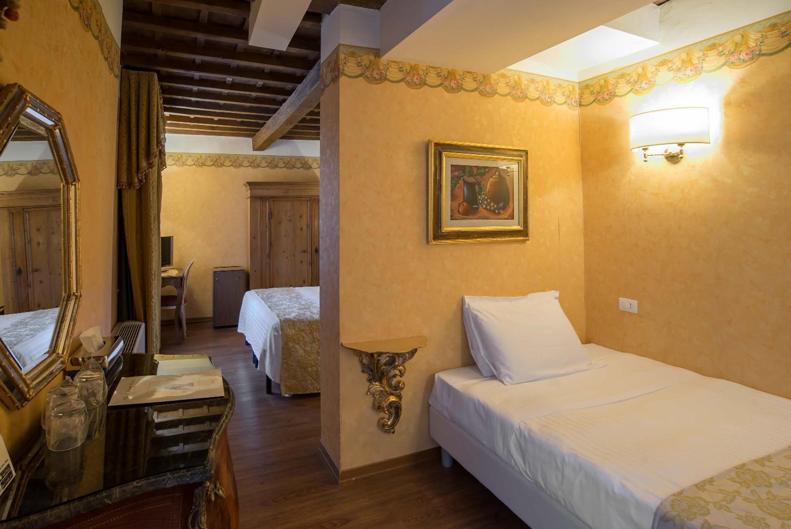 Classic Triple Room 