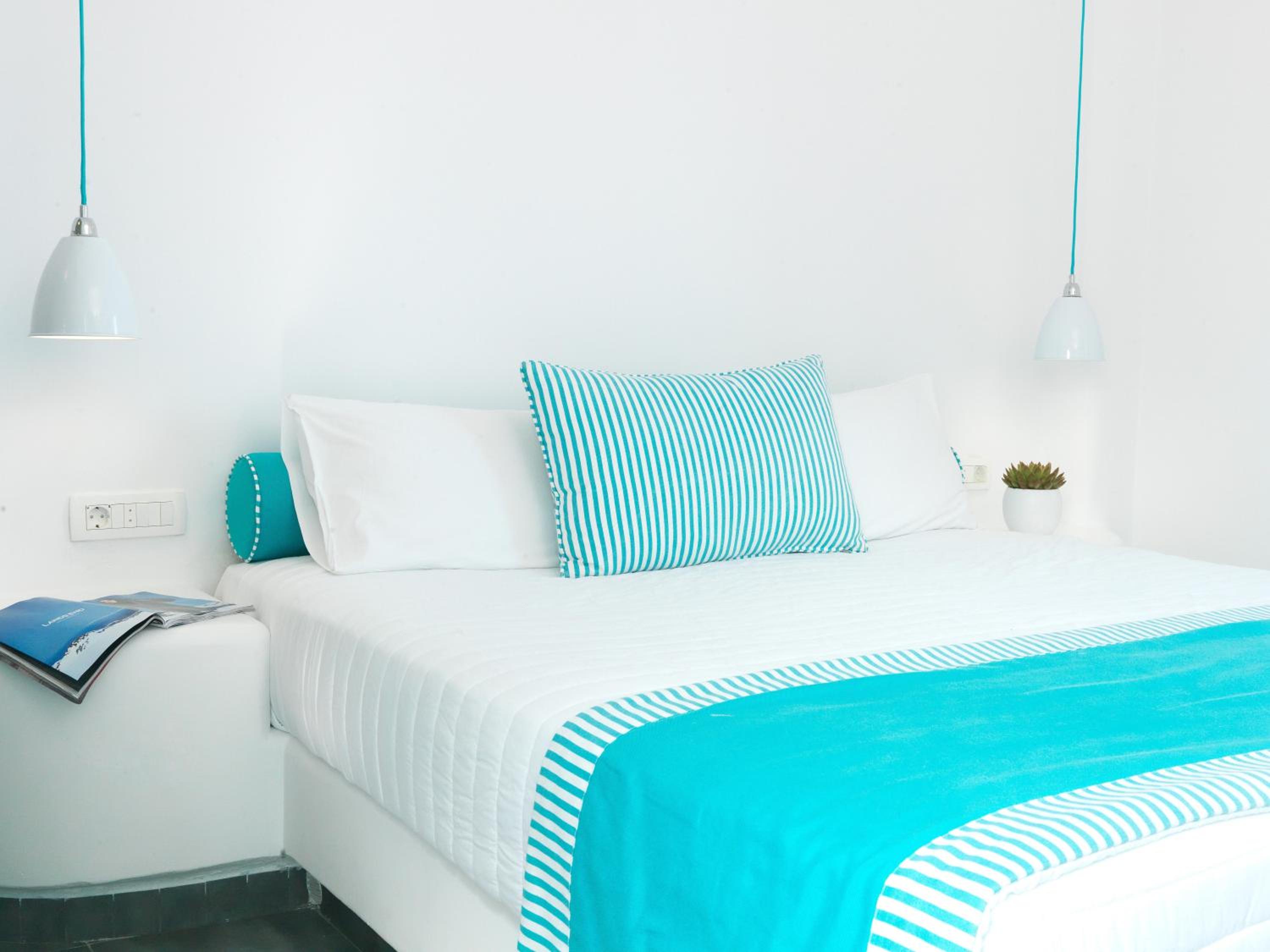 Junior Suite (3 Adults) - Photo 1