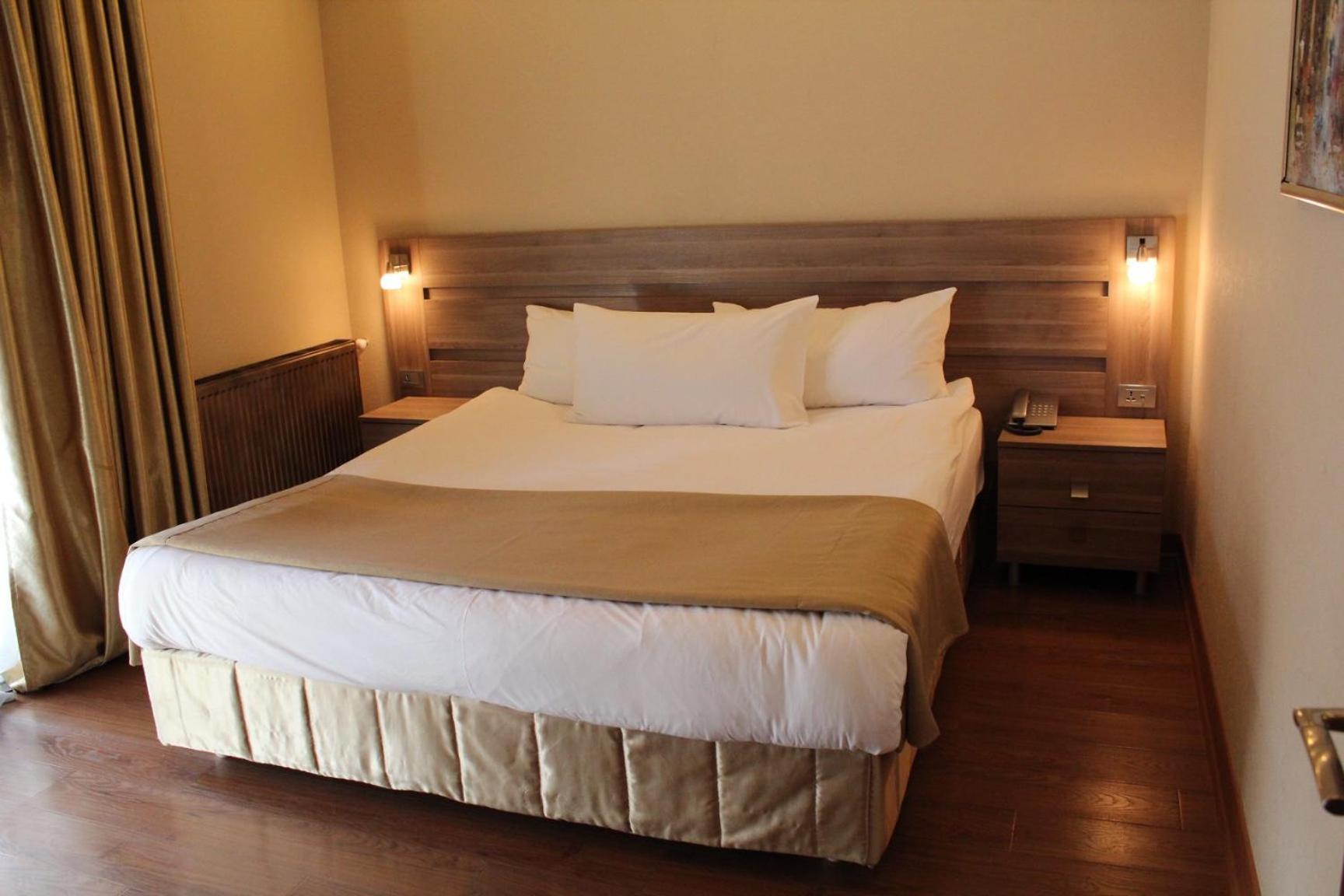 Junior Suite with Mountain View photo 3