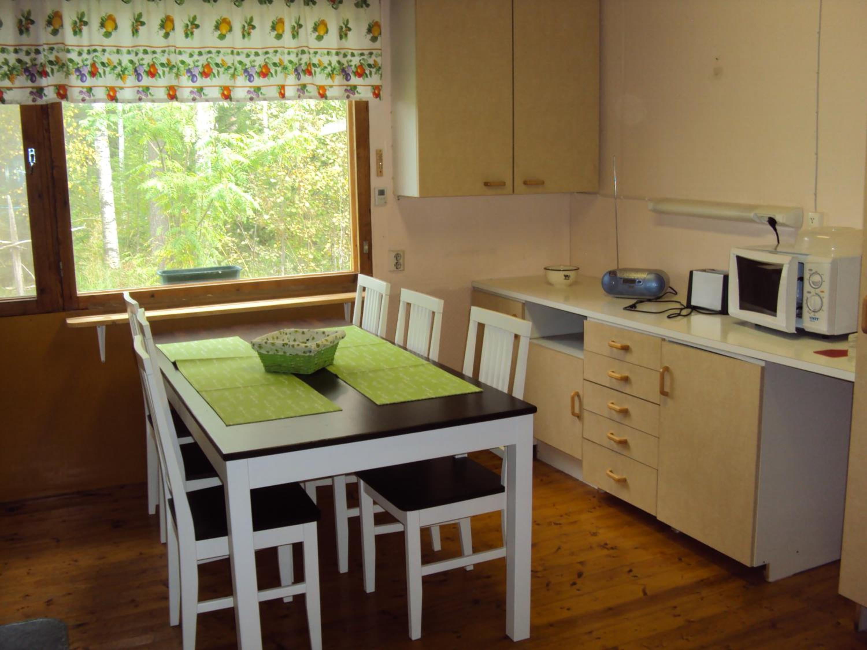 Two-Bedroom Cottage - Photo 7