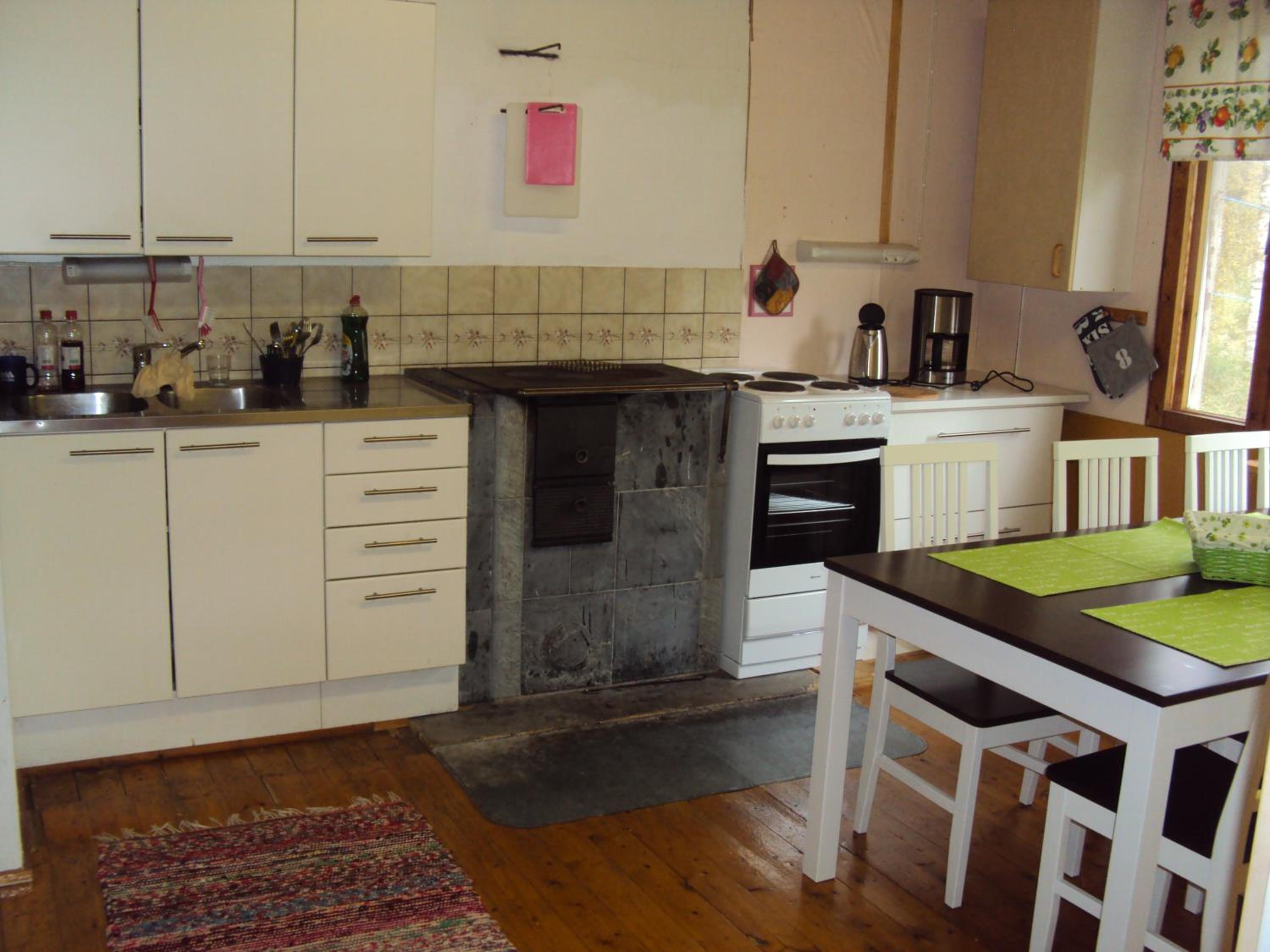 Two-Bedroom Cottage - Photo 6