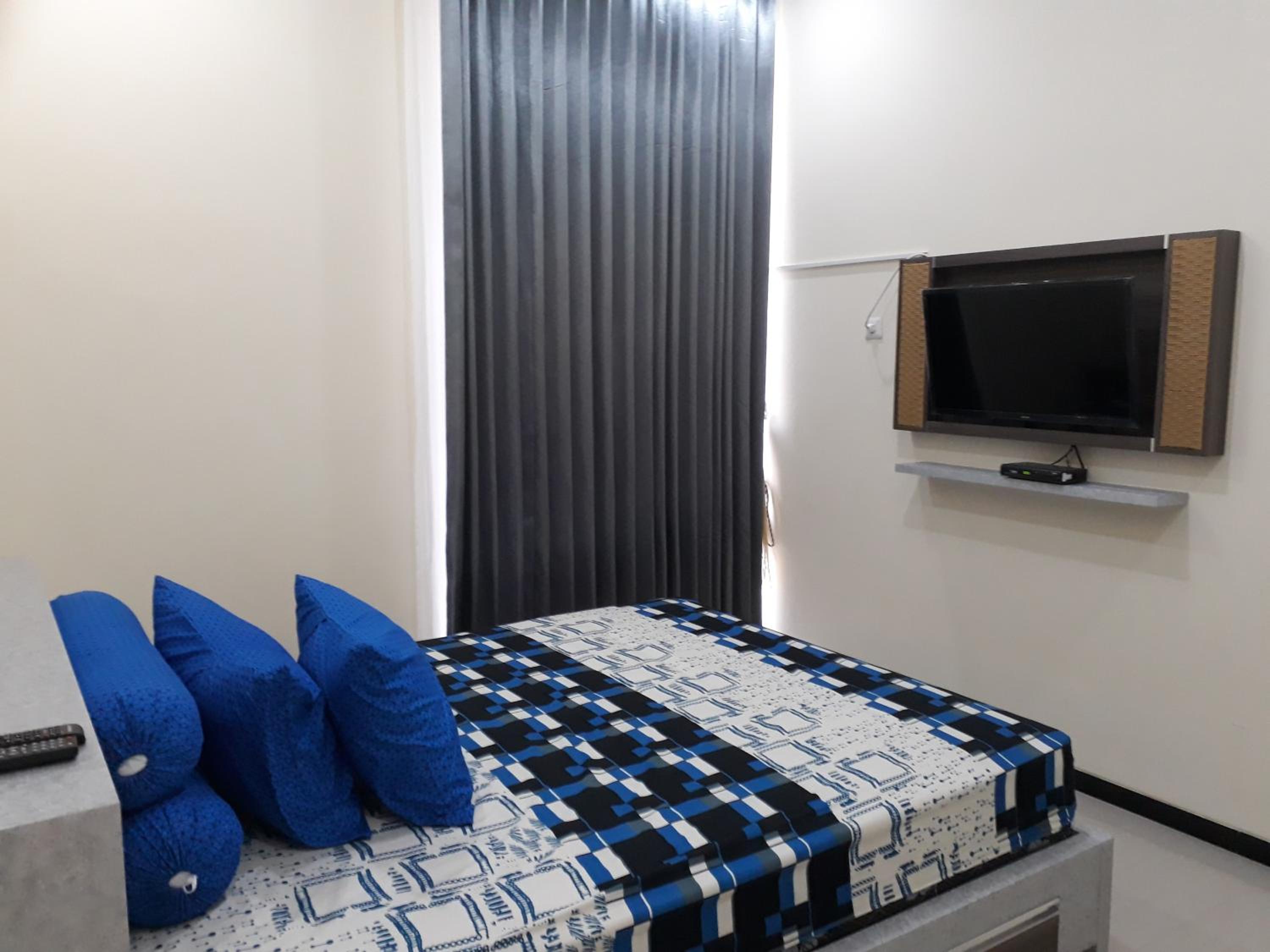 Three-Bedroom House photo 1