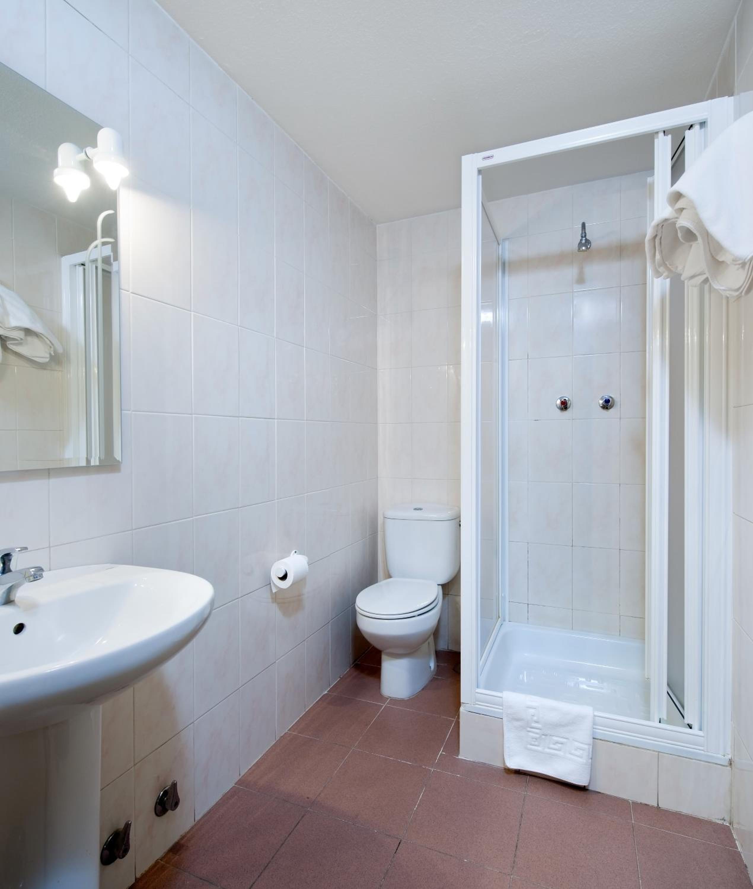 Double or Twin Room - Photo 25